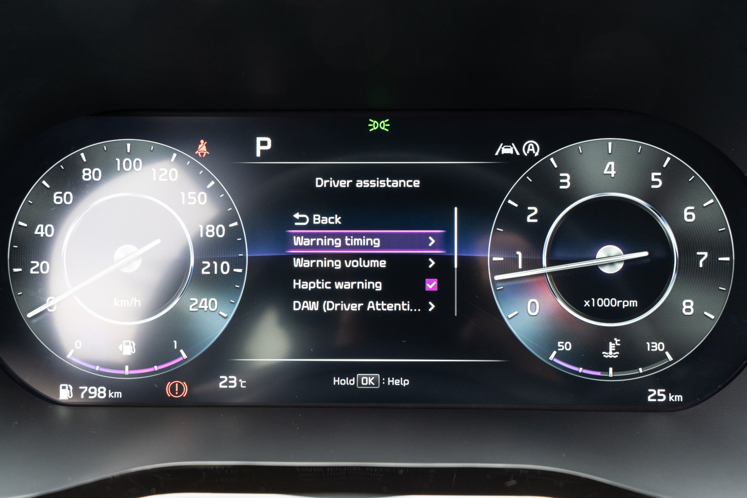 標配符合 SAE Level 2 的 DRIVE WiSE 智慧安全輔助系統。