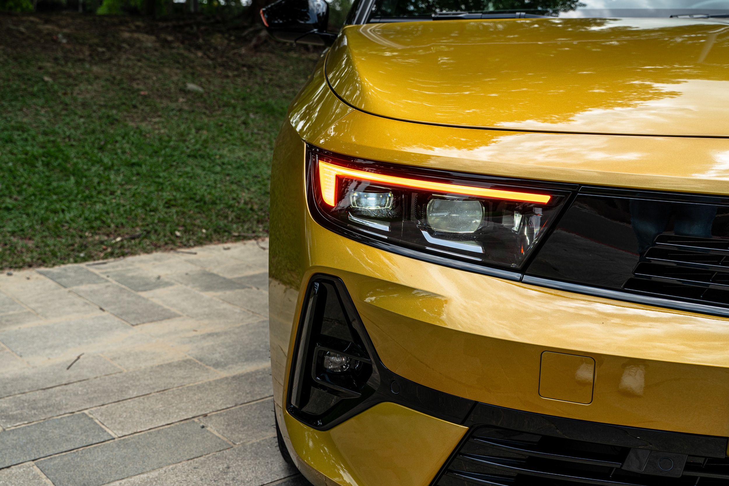 閃電風鏡設計元素如今也運用至 Astra 上。