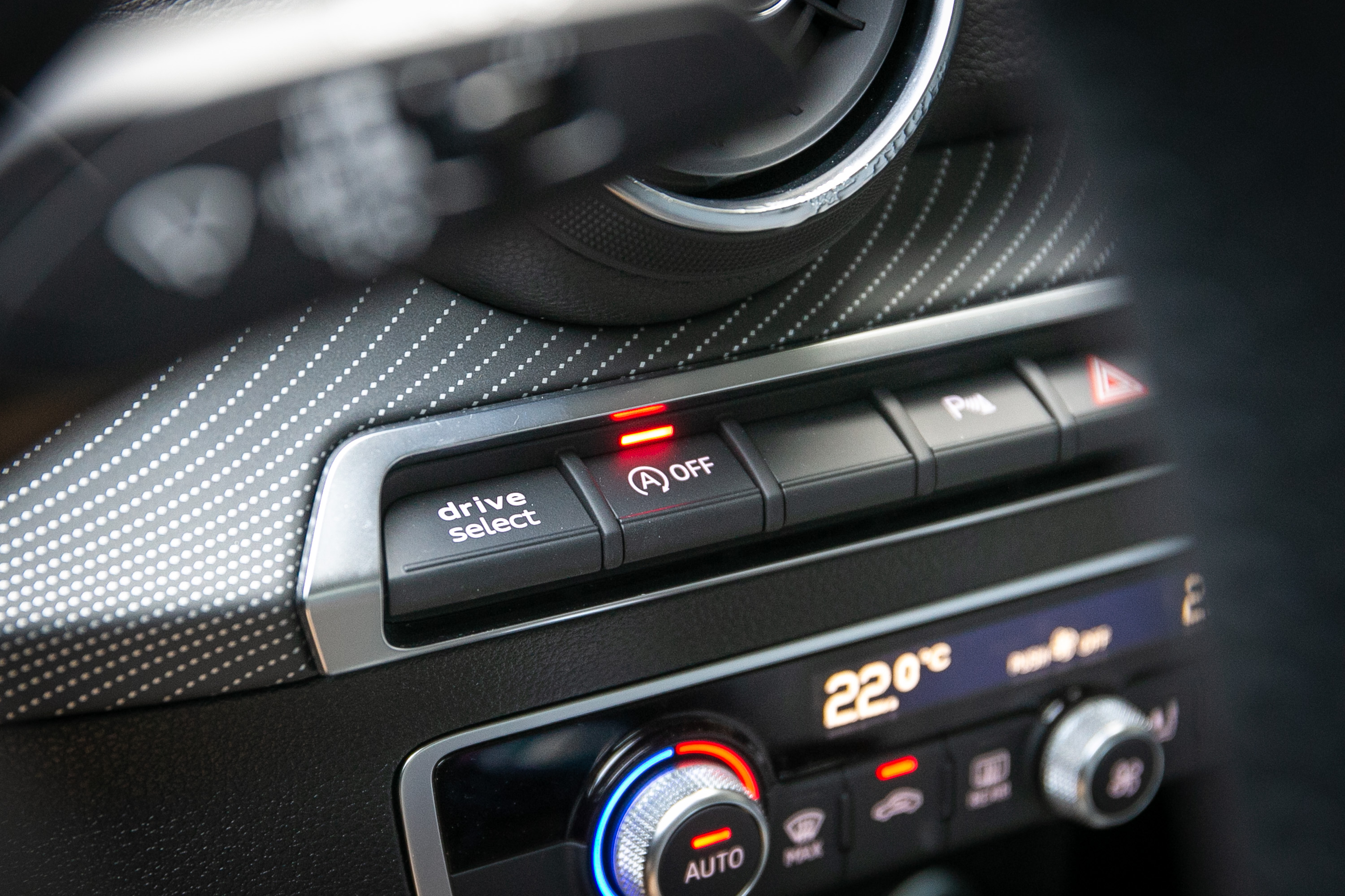 配備有 Audi drive select 可程式車身動態系統，讓動力輸出更多表情且具客製化。