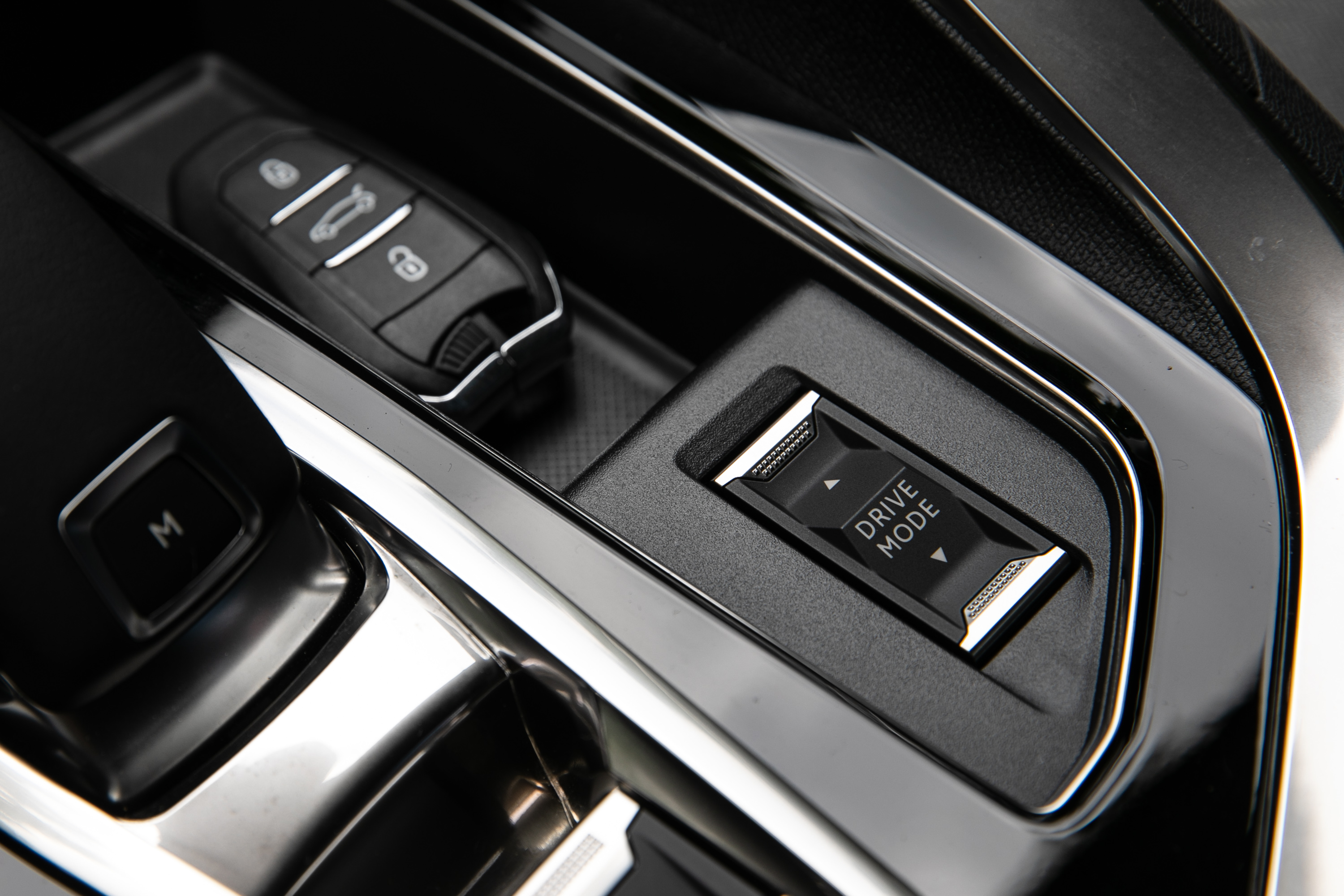 具備三種動力模式選擇,分別為運動、標準、ECO 三種。