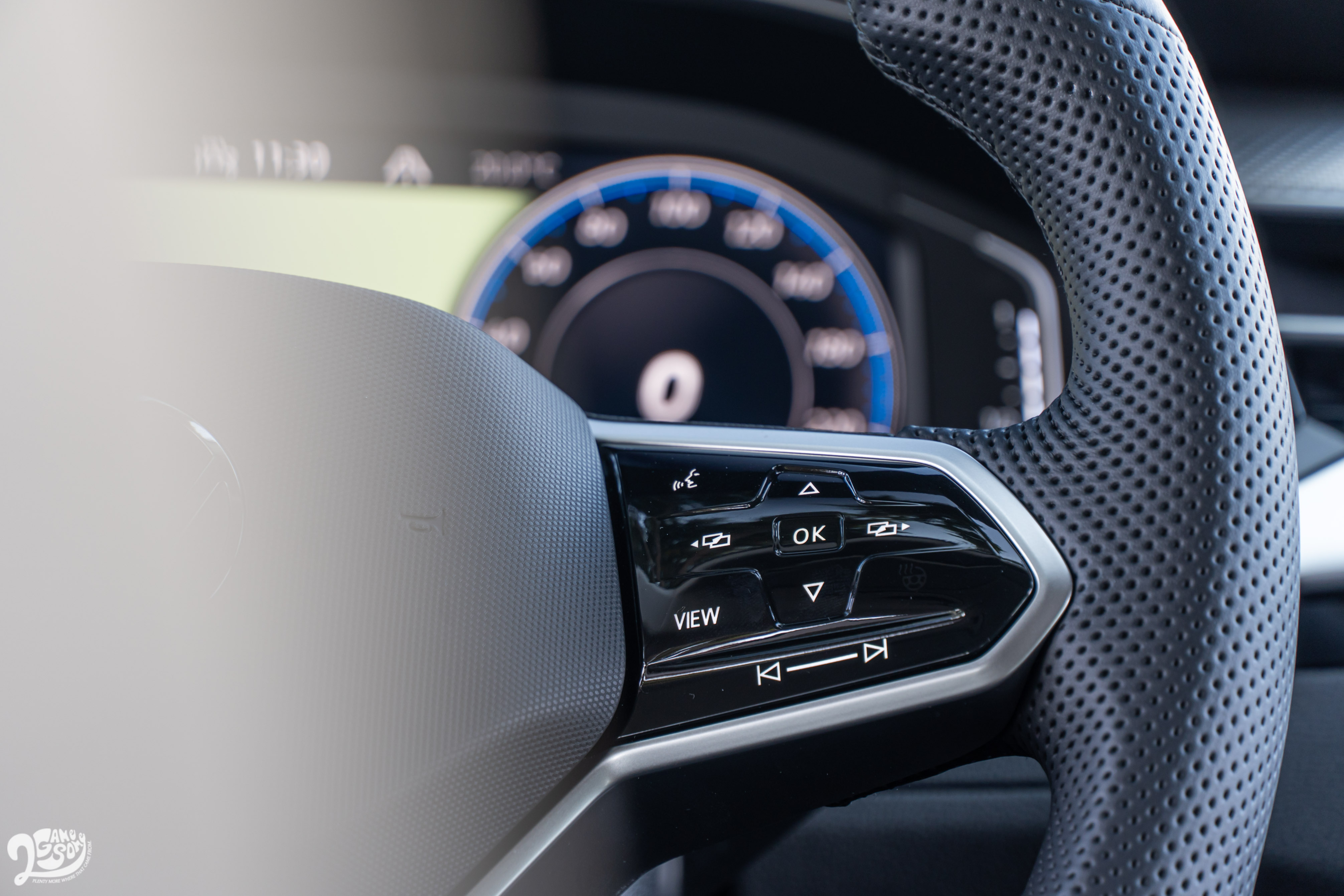 方向盤功能觸控設計不僅展現科技度,操作邏輯上也挺清楚易懂。