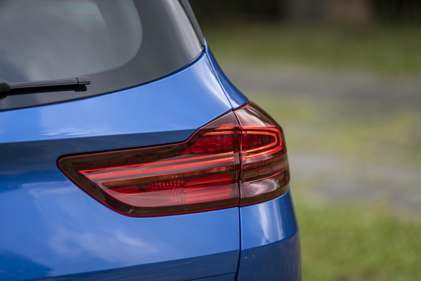 尾燈造型總讓人有一點 BMW 的影子在?