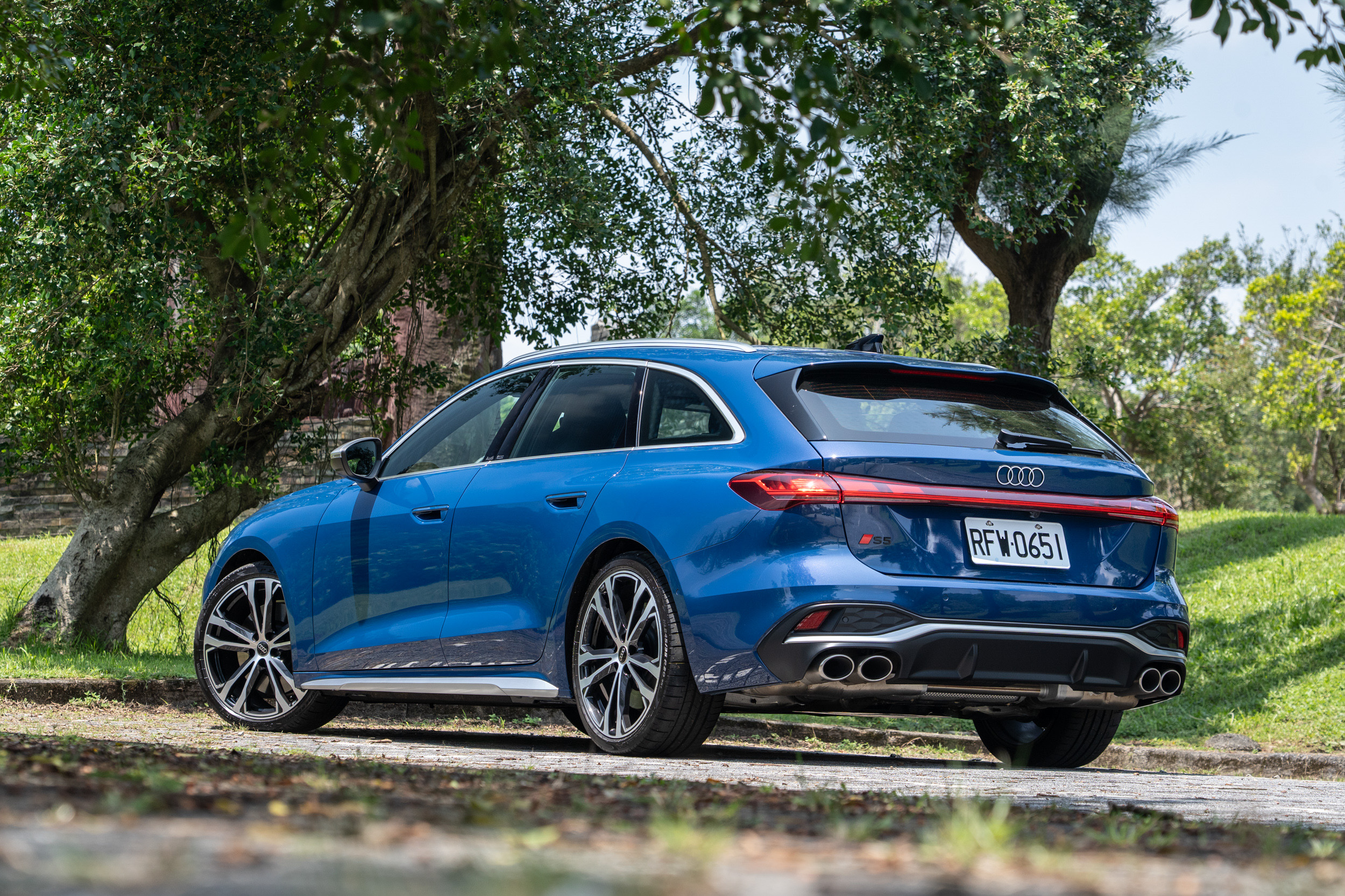 本次主角 Audi S5 Avant 要價 369.1 萬元。