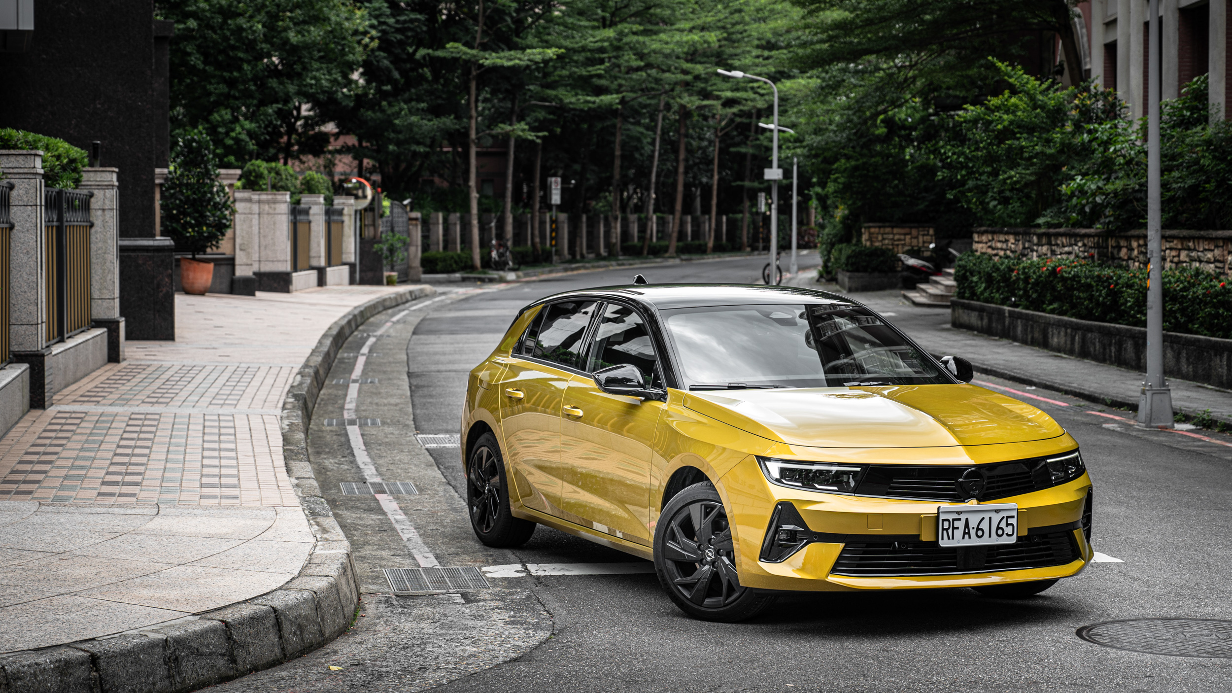 重返台灣車壇第三彈！價格直逼 130 萬的 Opel Astra 你可以嗎？