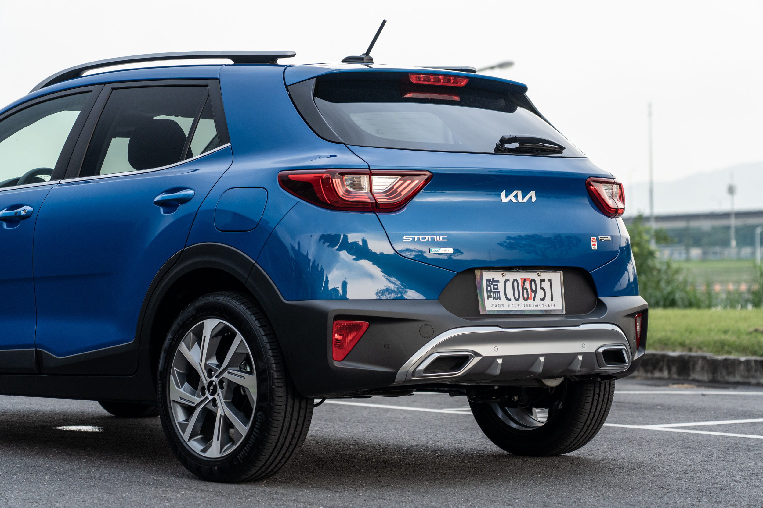 車尾相較於車頭就沒有太多設計堆疊。