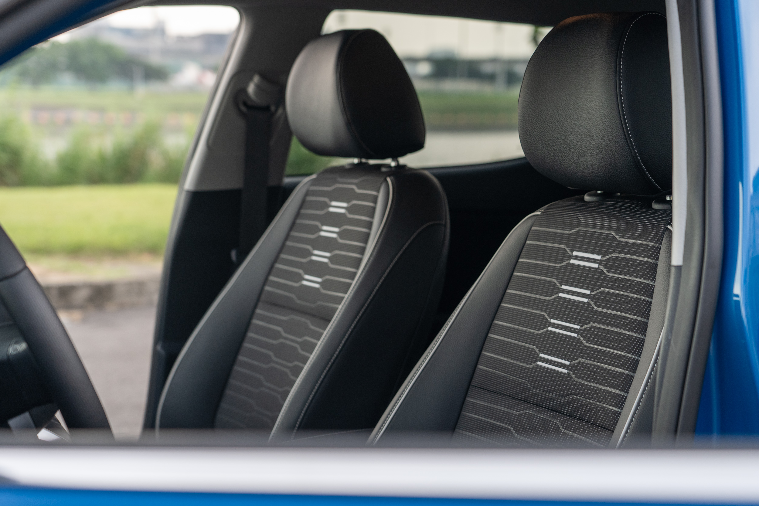 前排座椅也納入加熱機制。