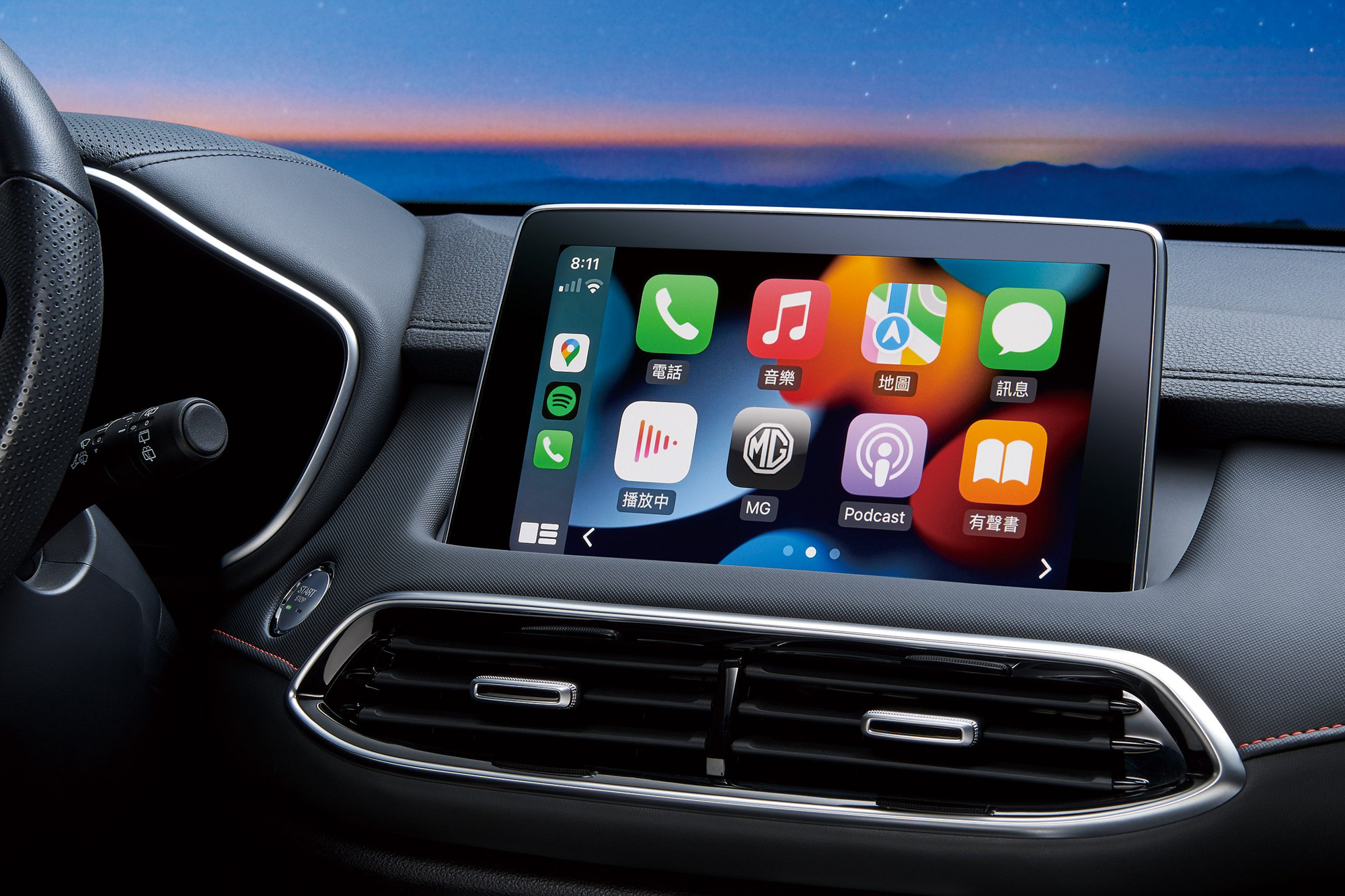 MG HS車系具備科技感十足的12.3吋數位儀表與10.1吋懸浮式觸控螢幕，內含Apple CarPlay® 及 Android Auto™功能。