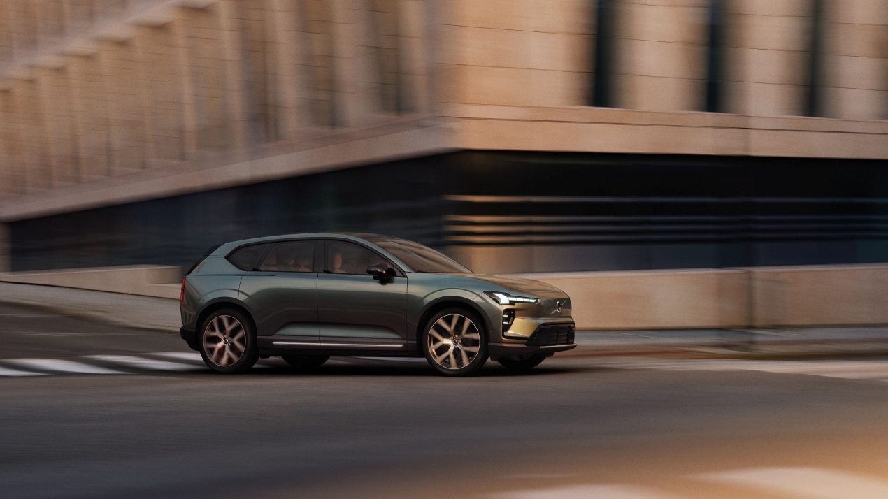 400V 充電功率、續航突破 800 公里！Volvo EX60 實車與規格公布！