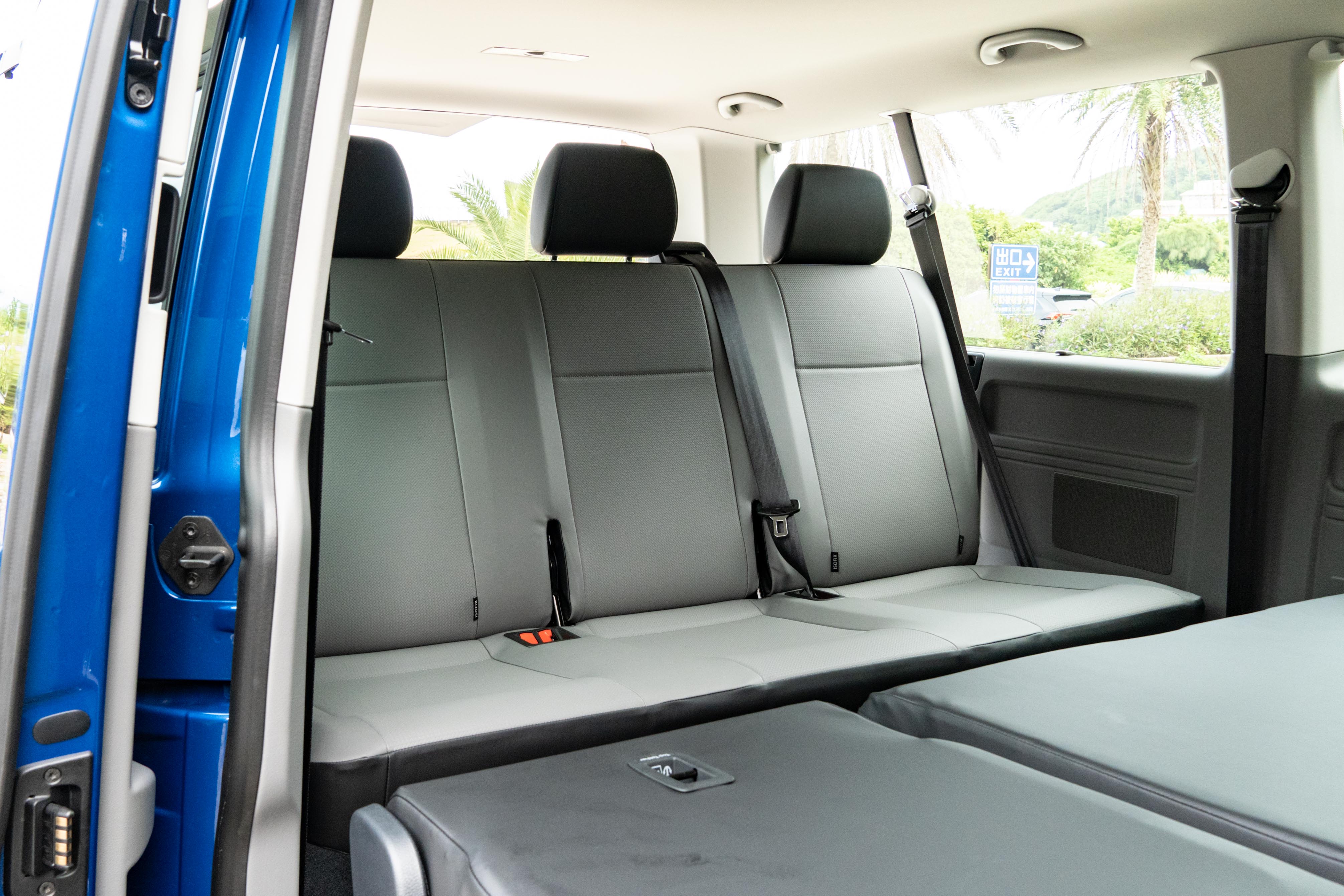 第二至四排皆為可拆除式座椅,讓運將在購車後還保有一定程度的變化彈性。