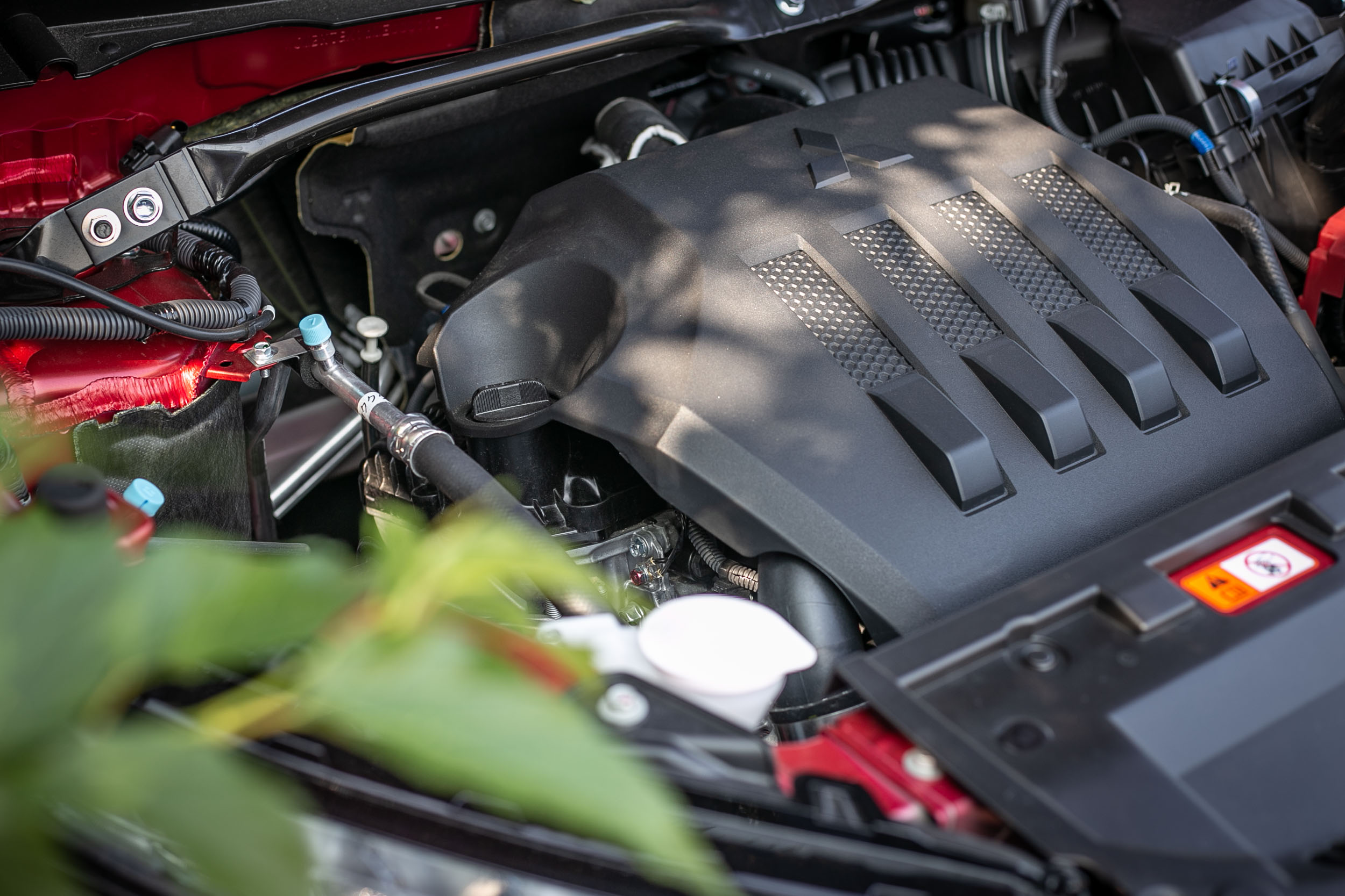 搭載 1.5 升DOHC MIVEC 缸內直噴渦輪引擎,具備 163ps/5500rpm 最大馬力與 25.5kgm/2400-4500rpm 最大扭力輸出。