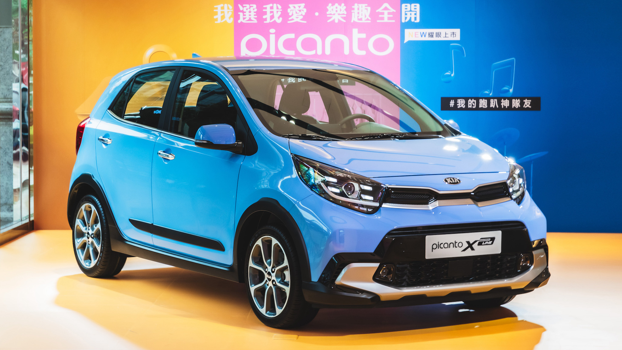 X-LINE 擁有大型霧銀色烤漆前氣壩、車側防刮飾條與防刮輪拱,以及雙出方形尾飾管。