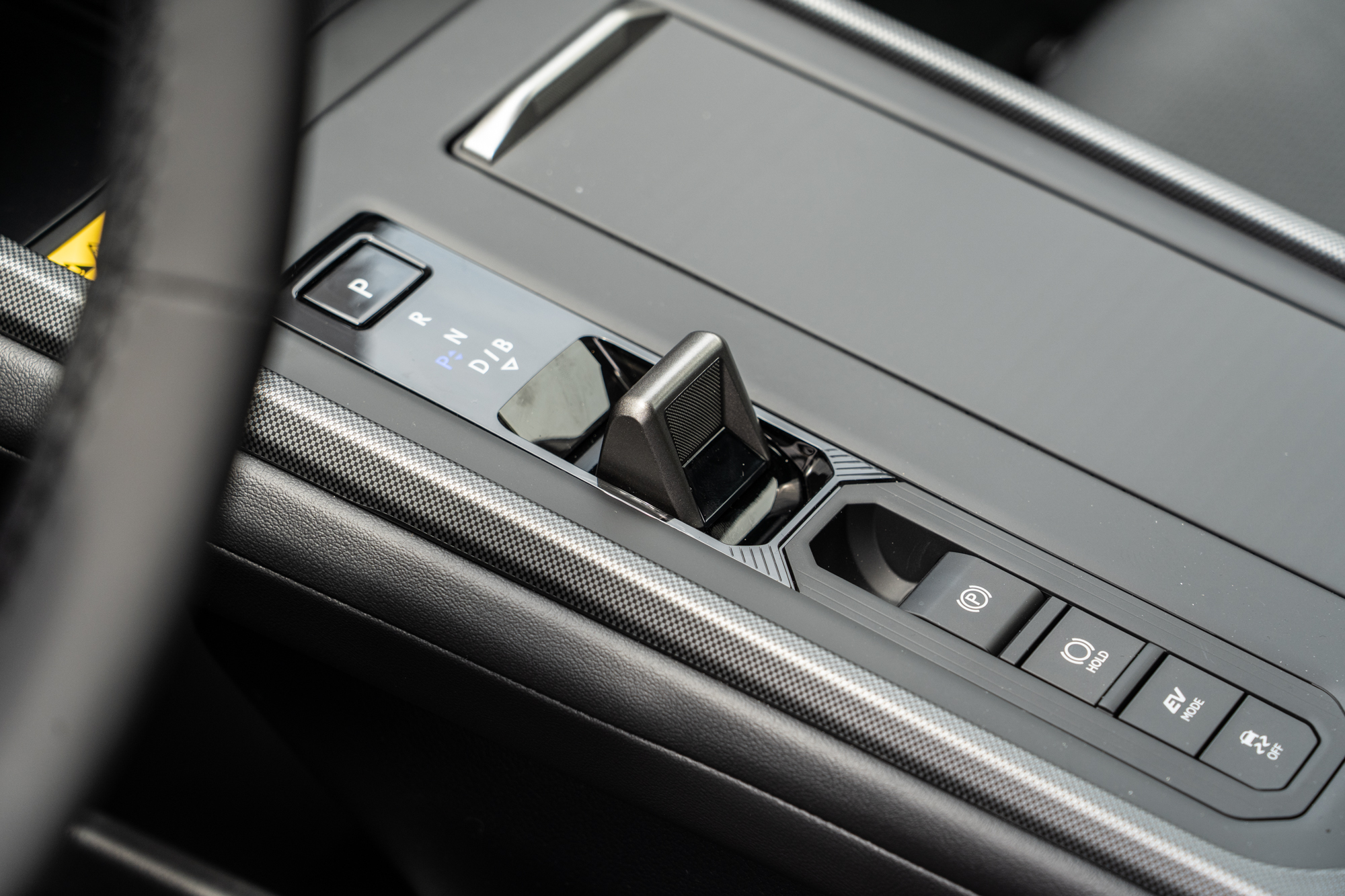 動力銜接Hybrid ECVT電子無段變速系統，具備純電行駛模式。