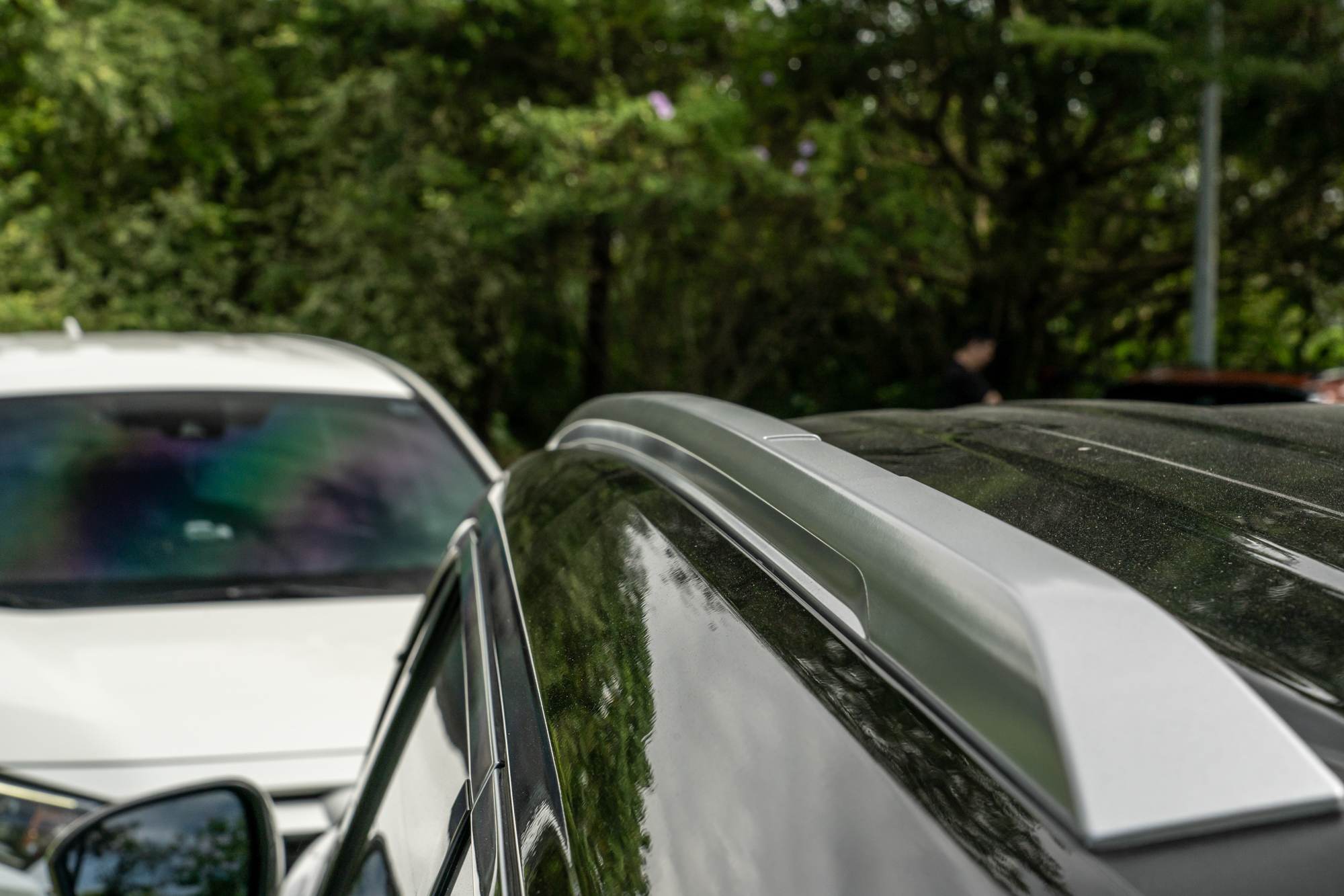 僅有X-TRAIL輕油電旗艦版配備車頂架。