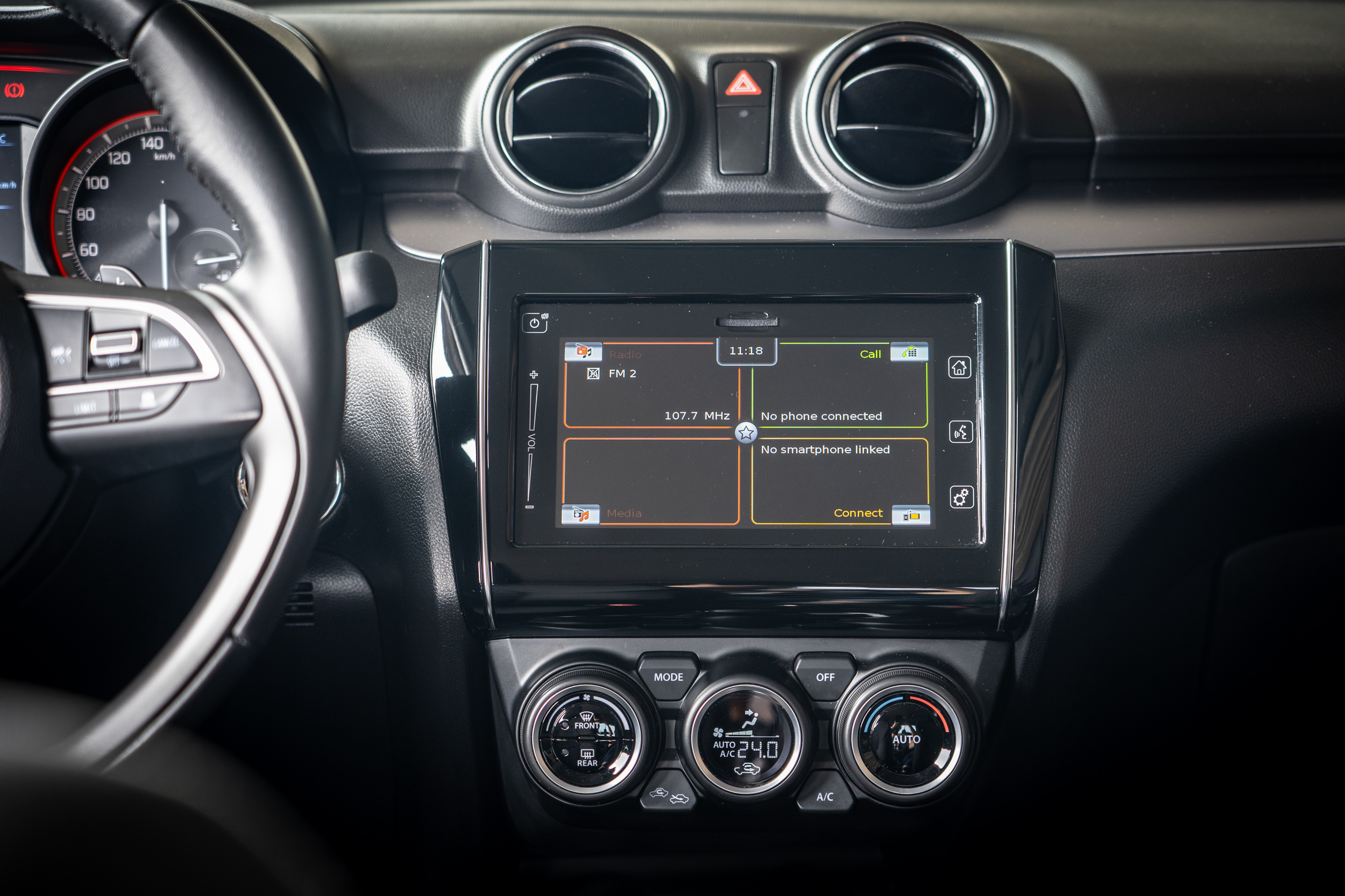 影音主機支援 Apple CarPlay 智慧型裝置連接功能。