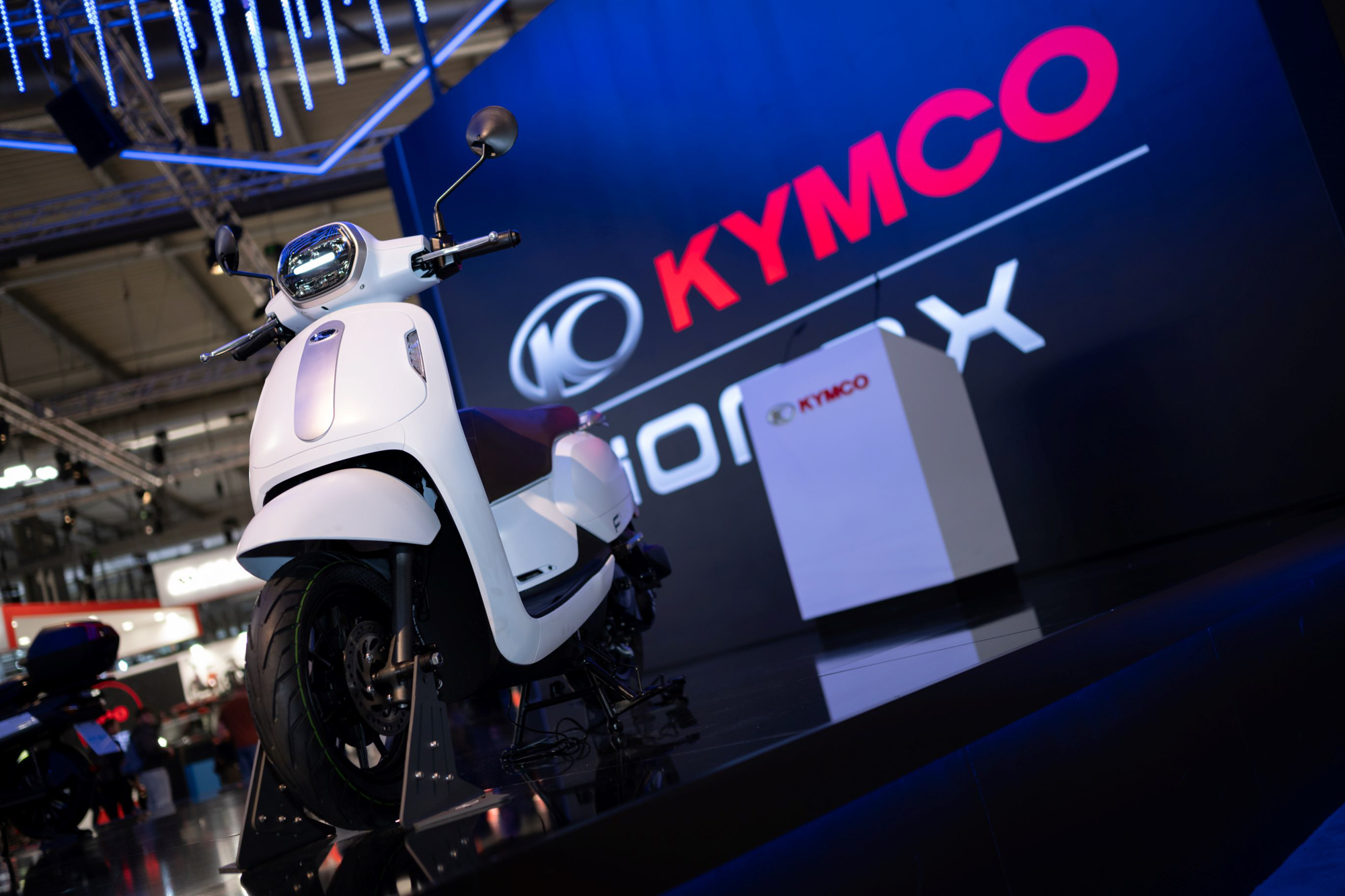 KYMCO在2023米蘭車展以CV-L6、SKYTOWN、i-Tuber、FILLY 50四大新車款驚豔全場。