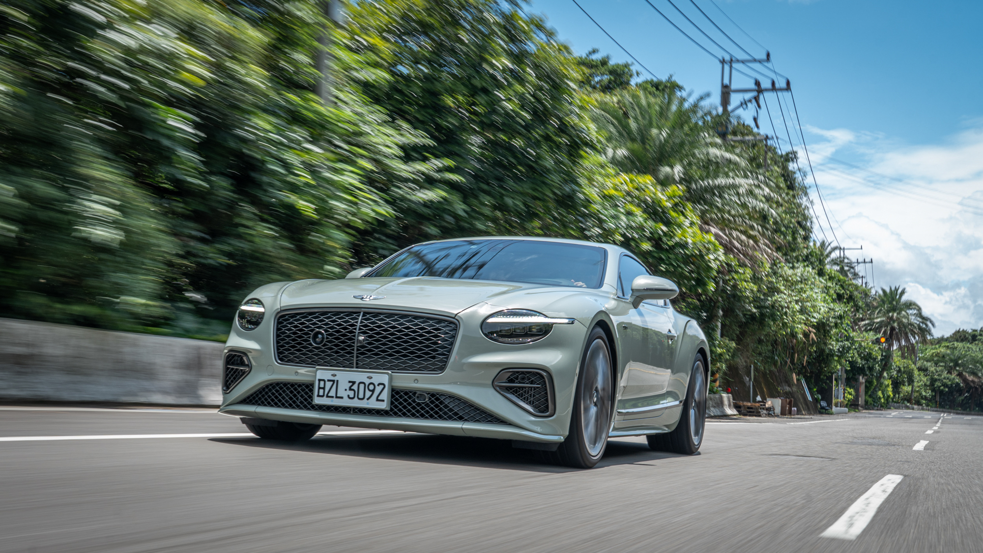 油電交會的時刻，全新第四代 Bentley Continental GT Speed 以速度與質感堆砌高度