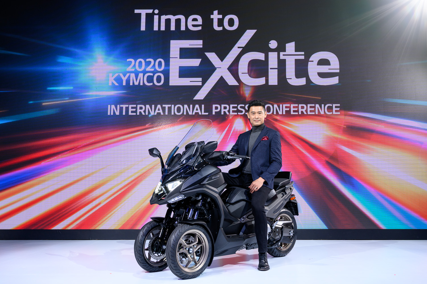 三輪旗艦重機 Kymco CV3 量產版。