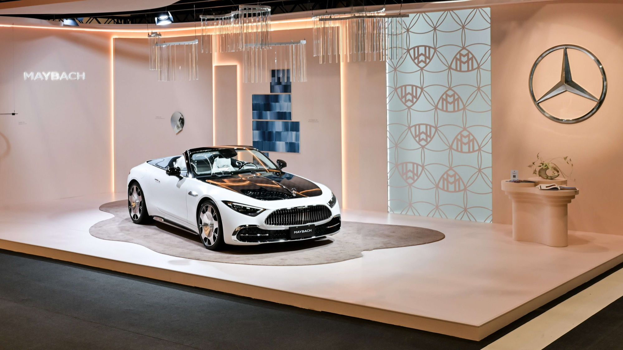 Mercedes-Maybach 攜手國際藍籌藝廊貝浩登  現身 ART TAIPEI