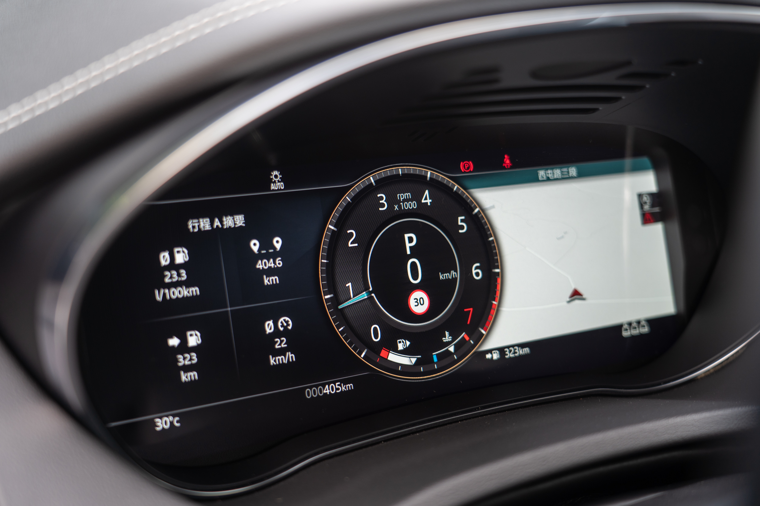 數位儀表板需要加價 34,500 元選配。