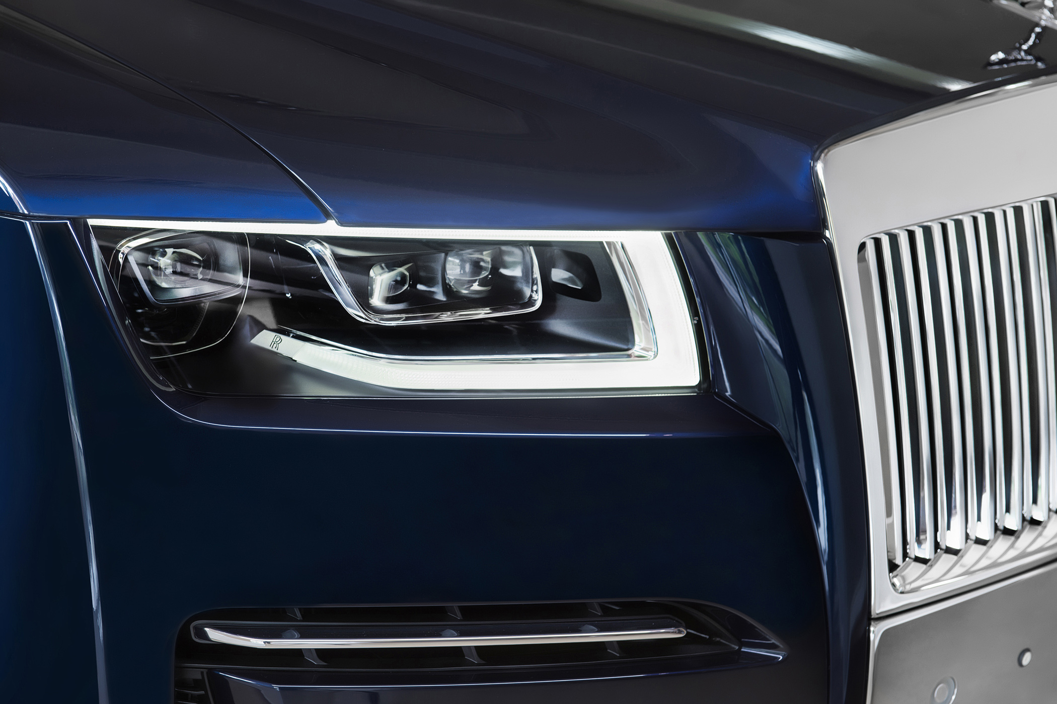 全新Ghost標配採用雷射頭燈。