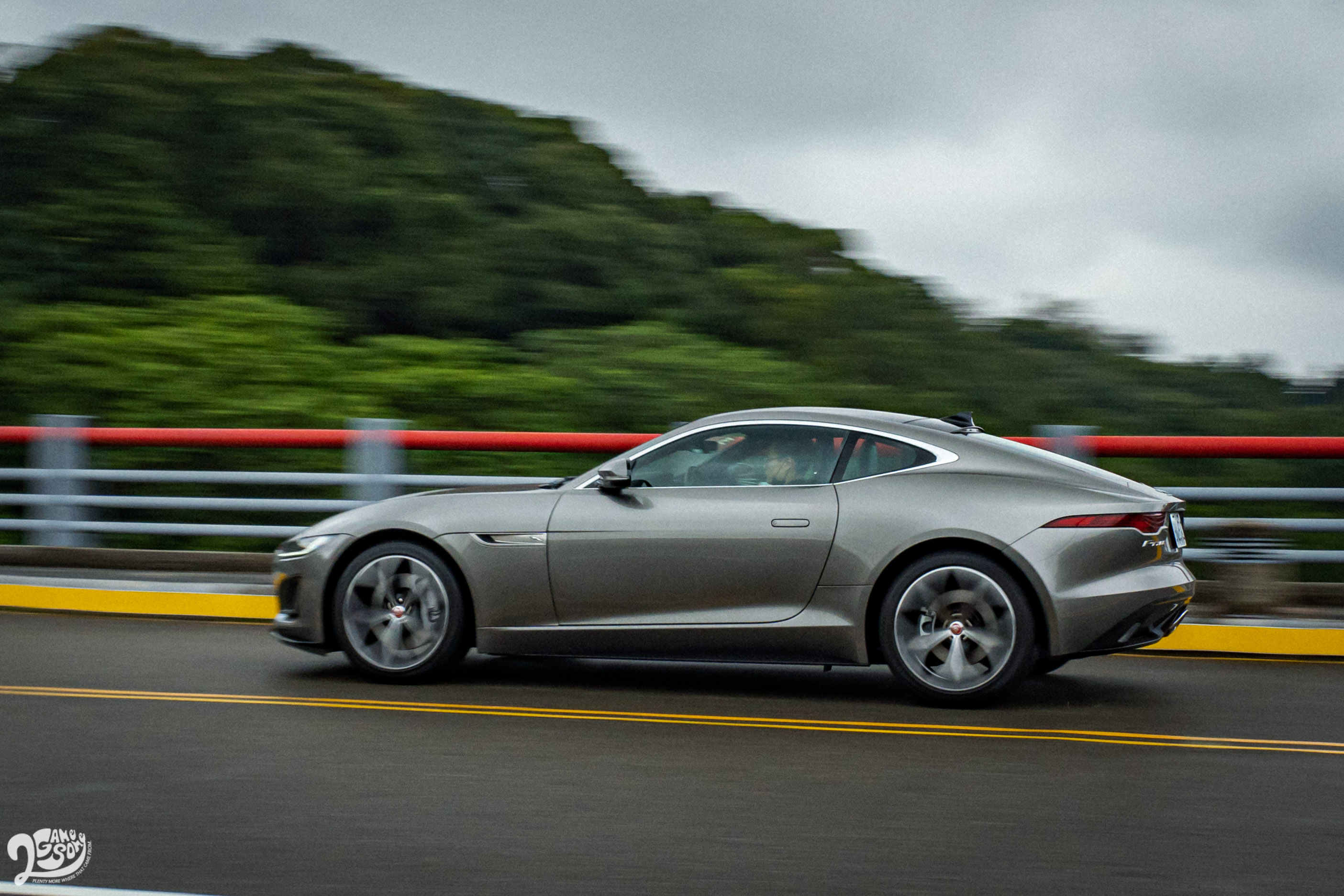 高效率的動力輸出,帶來了快意且易於掌控的動力反應,且此動力表現在台灣道路上收放自如,可以淺嚐巡航,全油門衝刺也不讓人過於頭皮發麻。