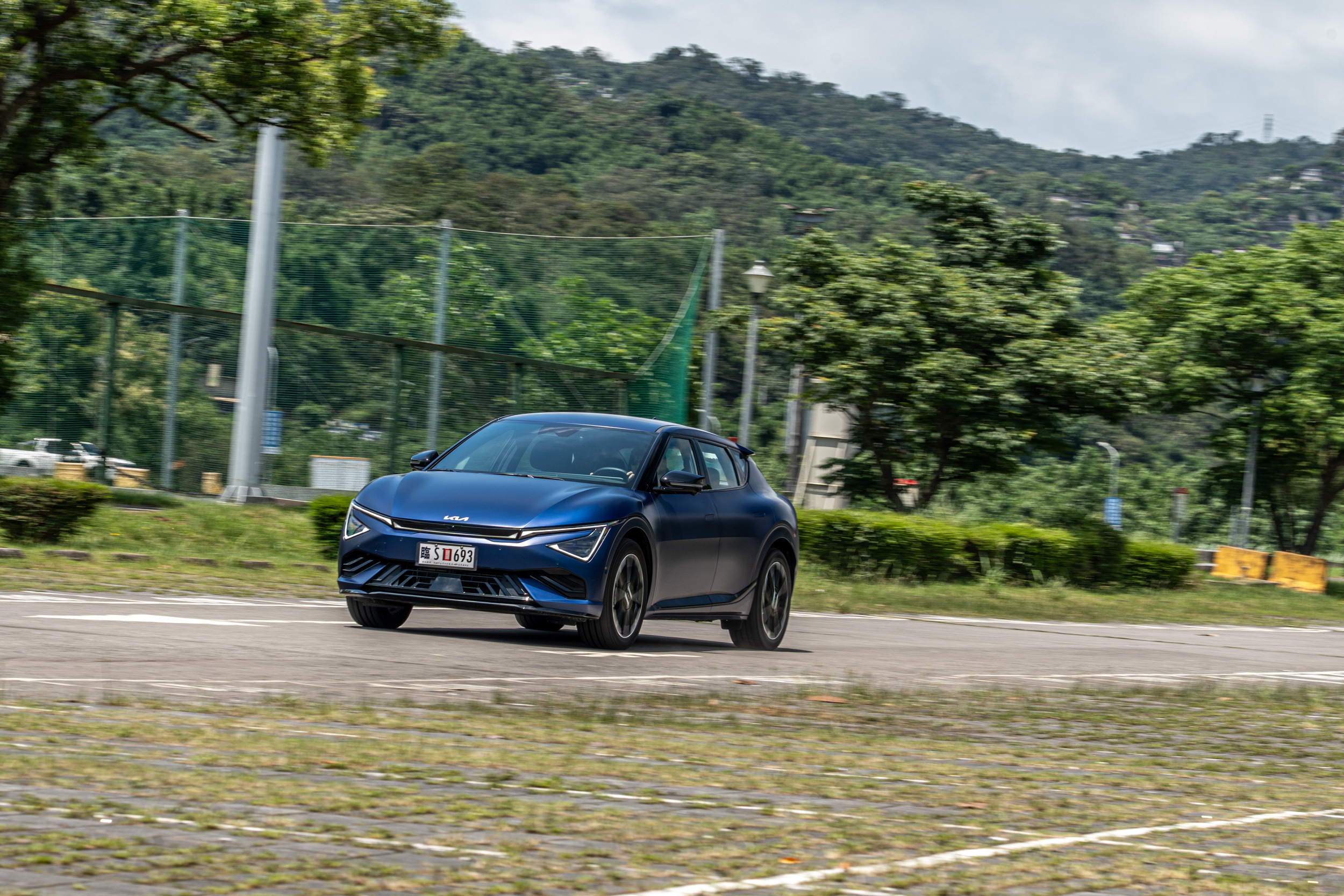 Kia EV6 此次改款重點為電池能源密度的提升,試駕車型 GT-line 提升至 84kWh。