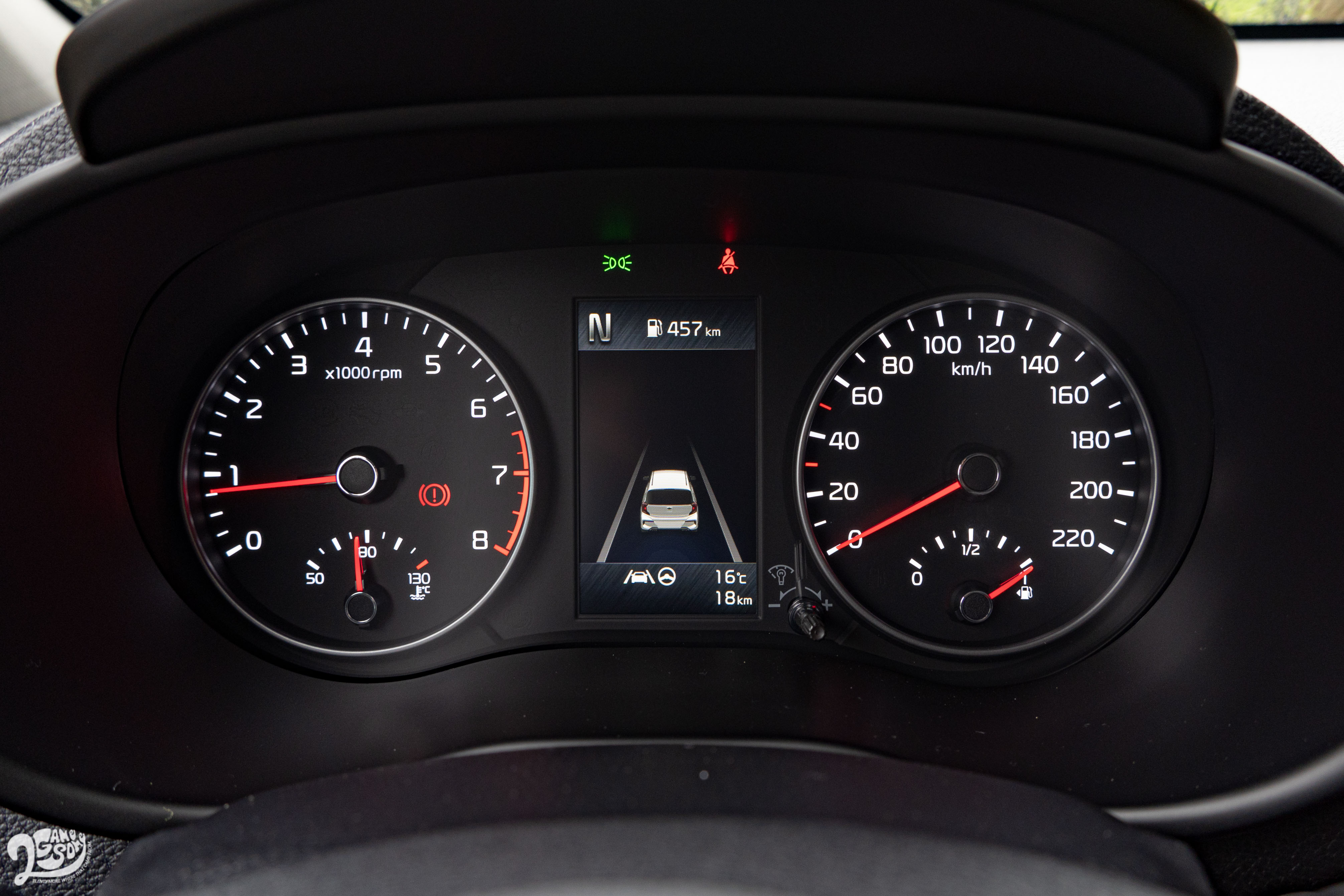 Picanto 全車系升級標配 4.2 吋全彩旅程電腦，可顯示智慧駕駛等圖資。