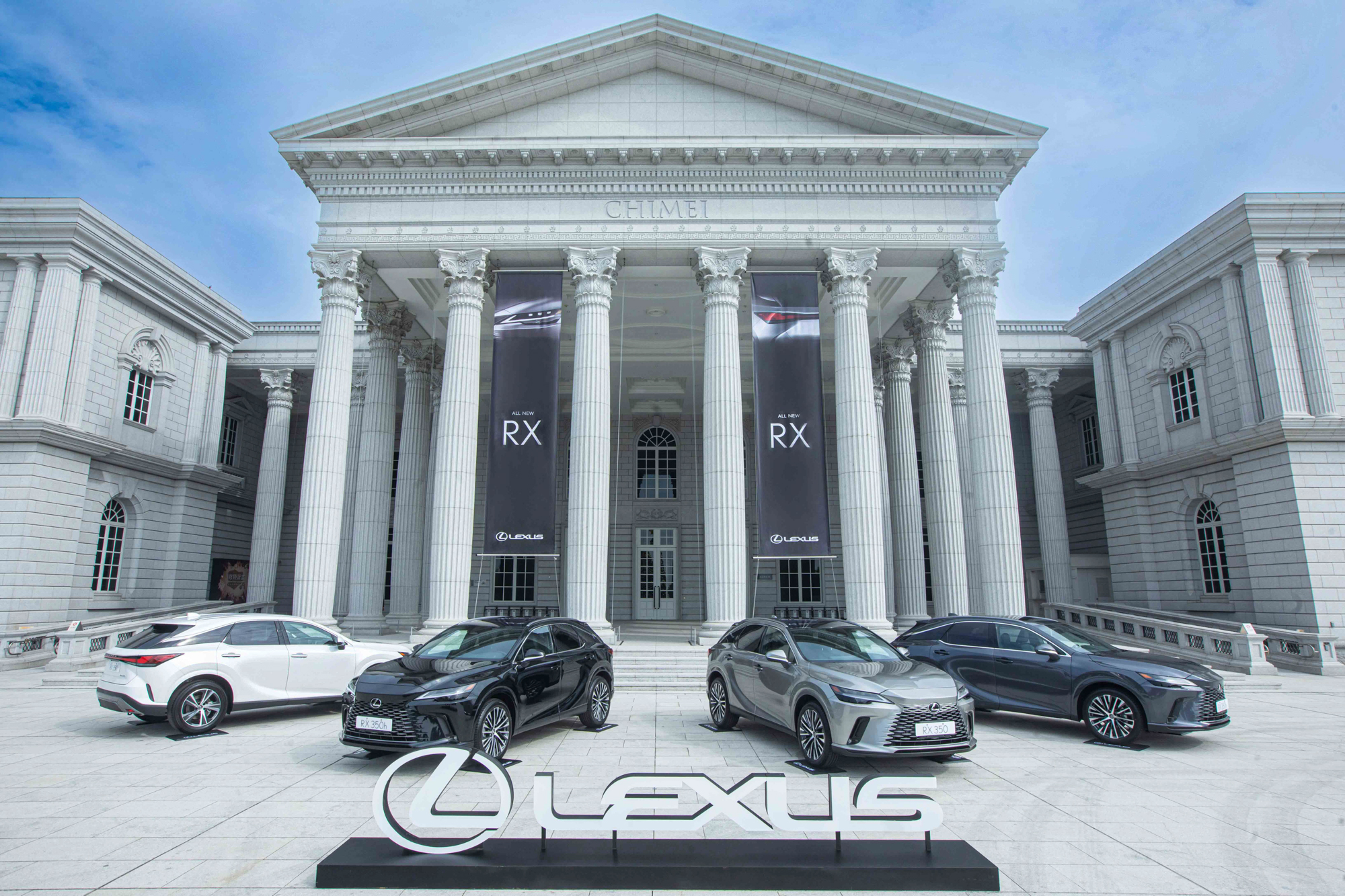 Lexus RX 已穩居豪華休旅車級距銷售龍頭長達 23 年。