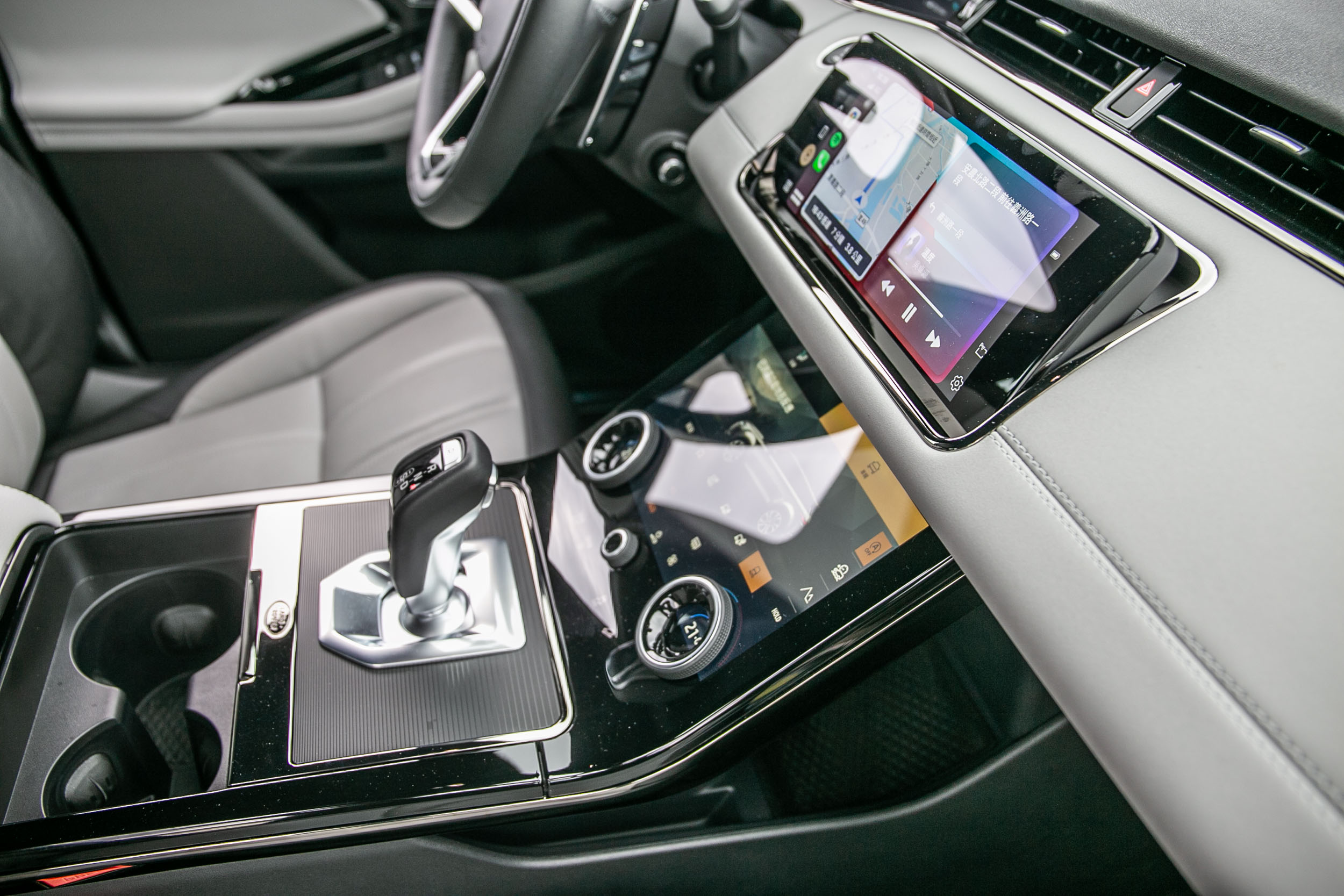 車內質感出色,匹配其價格等級。