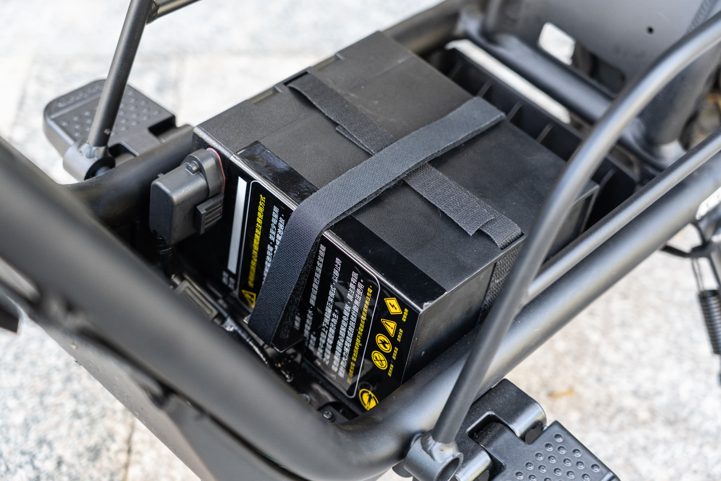 採用具備CNS與BSMI認證的鋰電池，享有2年保固。