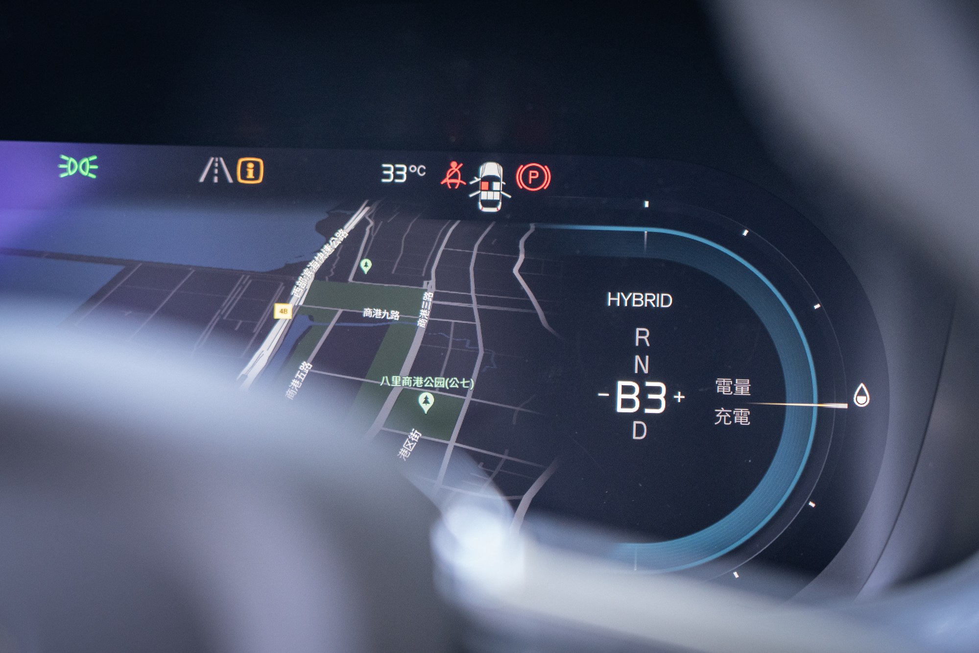 Geartronic 8速自排變速箱架構提供B檔位動能回充功能機制。