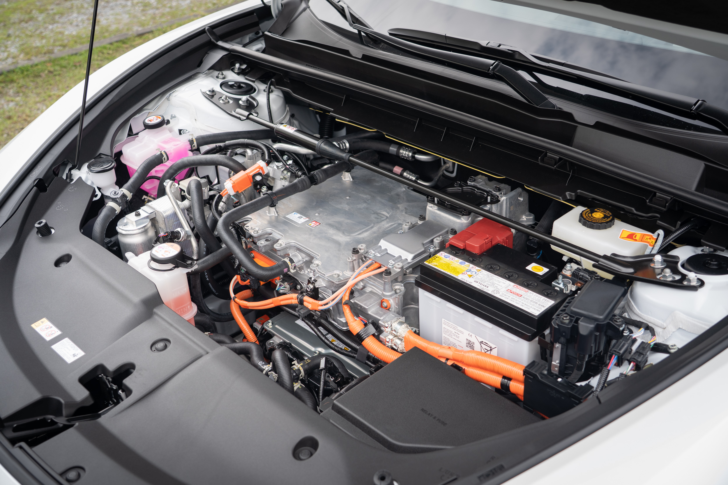 RZ此次改款馬達逆變器元件採用SiC碳化矽技術，高壓電路採用低電感結構，有助於降低電能損耗，讓其馬達輸出功率提升。