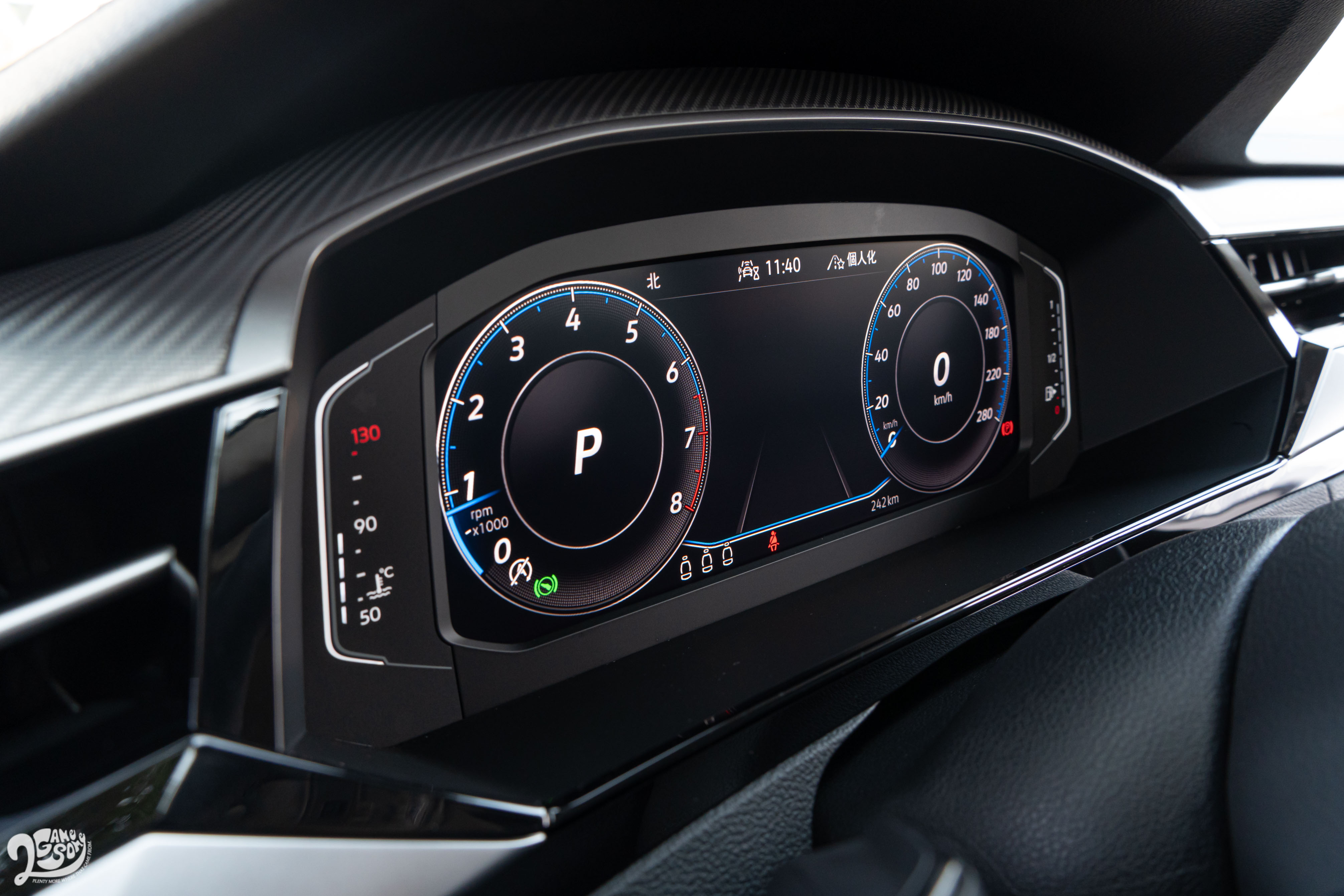 10.25 吋全邏輯數位化儀表提供多樣資訊呈現方式。