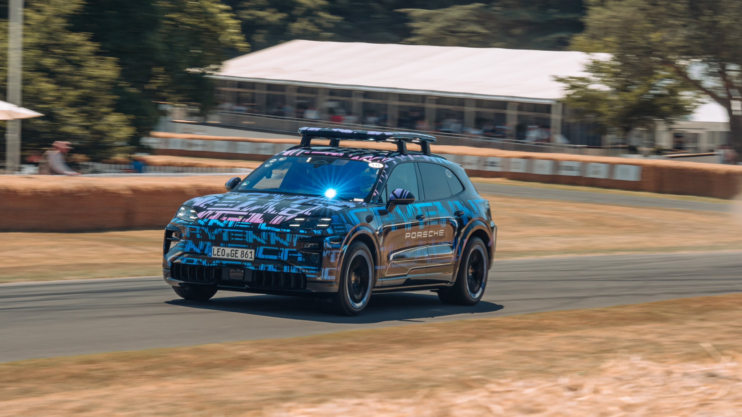 保時捷 Cayenne 純電原型車於 Goodwood 首度亮相開跑！
