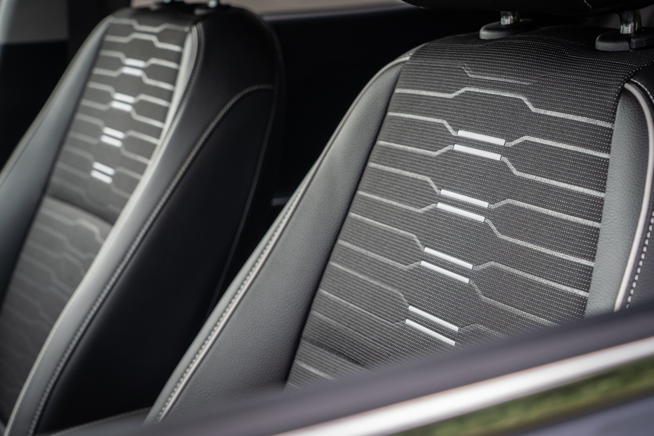 Tiger Nose 紋路複合材質座椅相當特殊,質感也不俗。