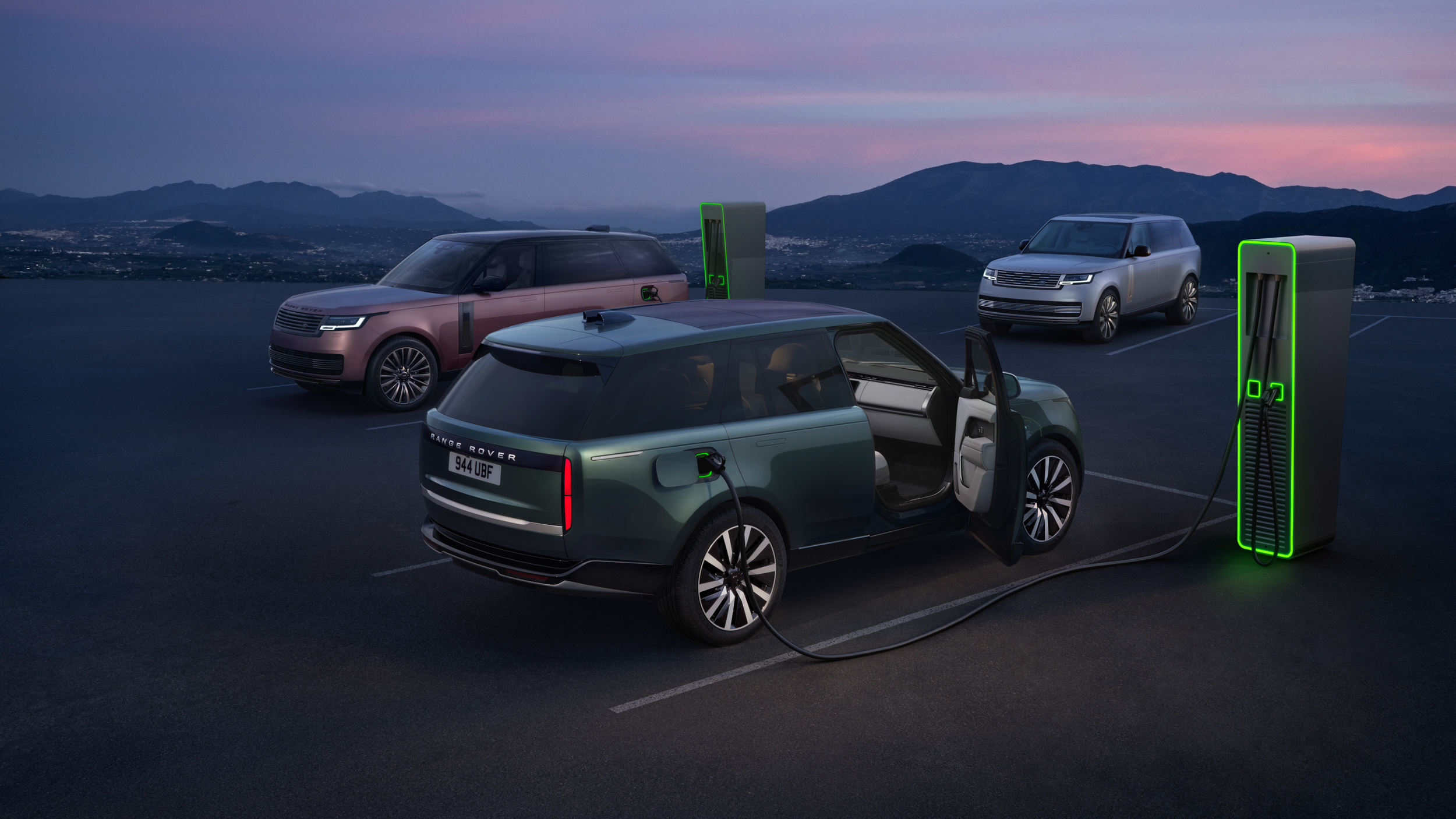 Range Rover 正式推出 Electric 純電車系，國內預售開價 665 萬元起！