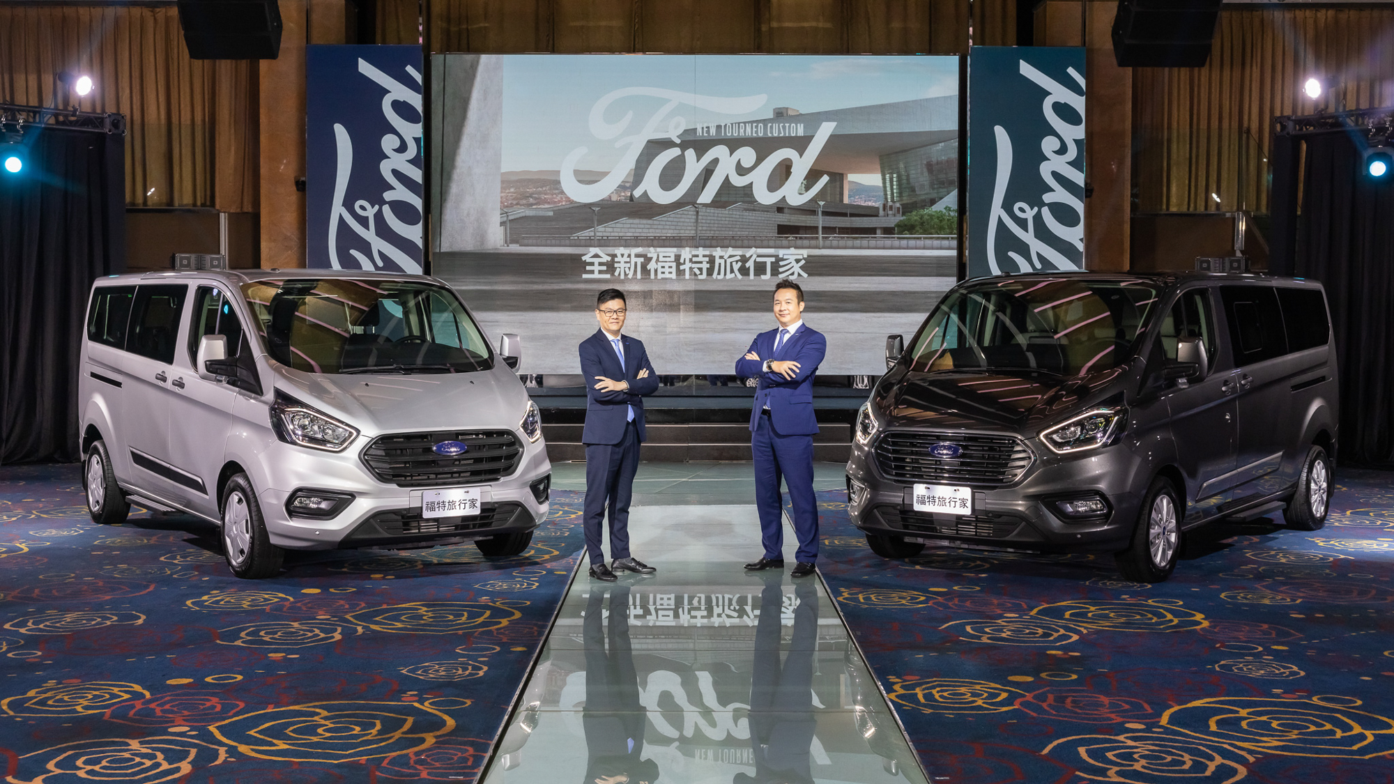 增列 9 人座 Kombi 車型，售價 129.9 萬起，Ford 推新年式 Tourneo Custom 旅行家