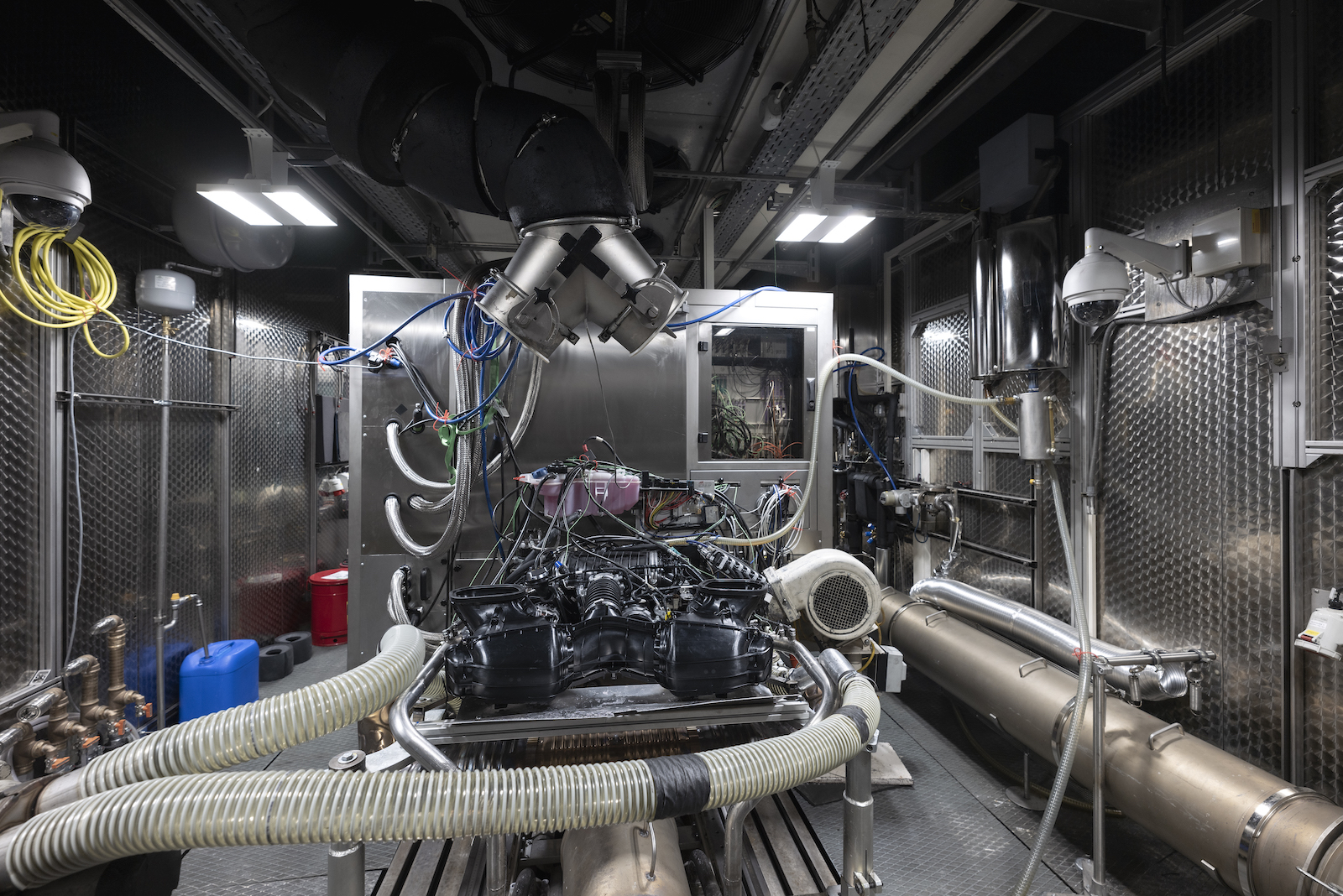 全新 911 GT3 引擎測試平台。