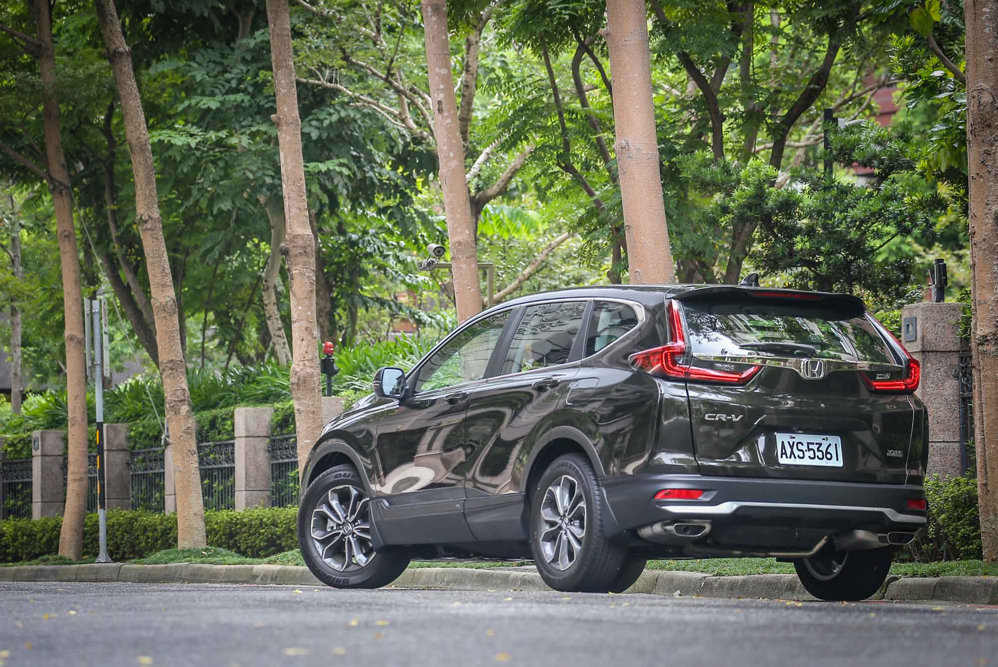 如何維持戰力保有 CR-V 的國產中型休旅王者地位,相信是車迷期待也是 Honda Taiwan 需要繼續努力的重要課題。