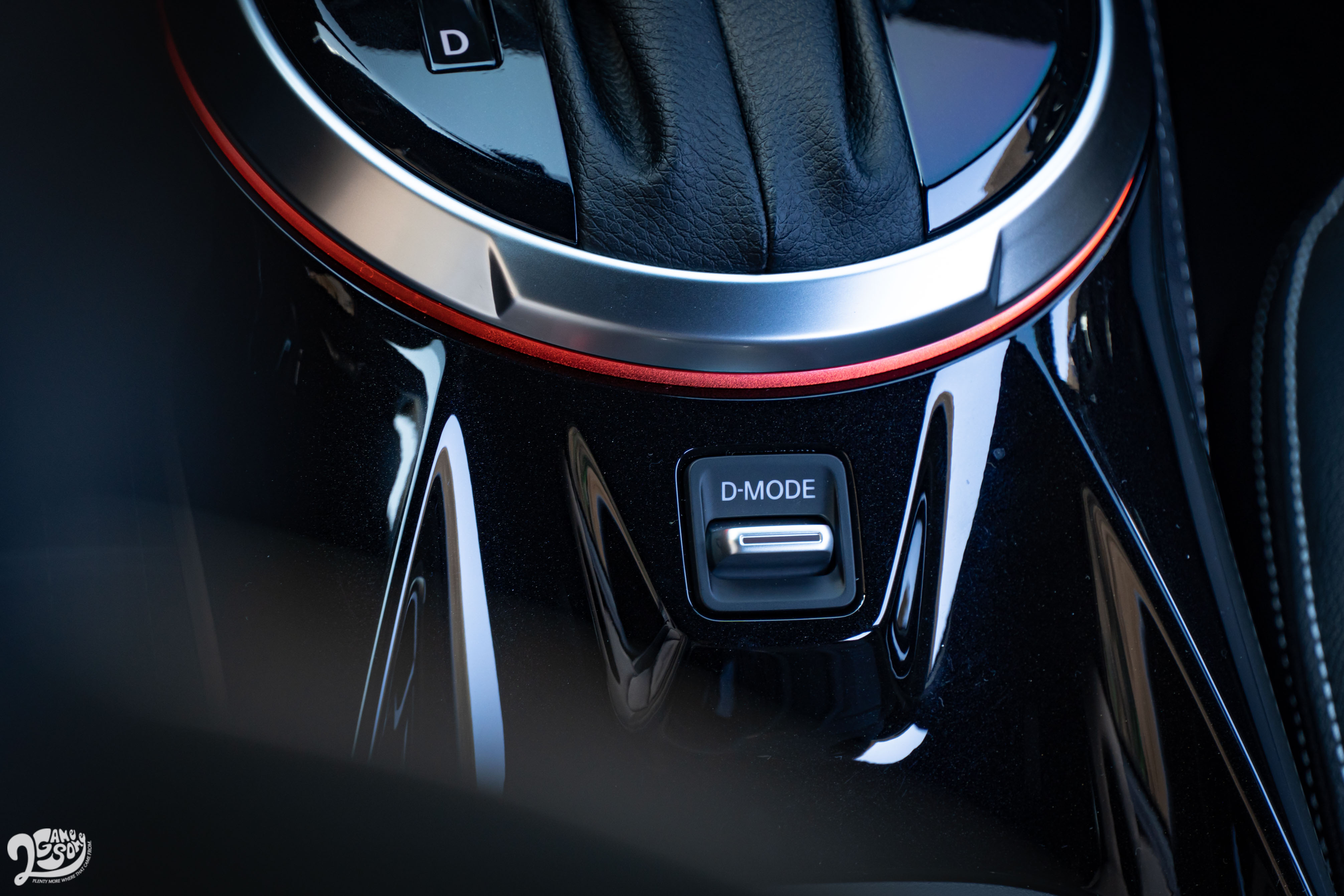 D-Mode 整合駕駛模式提供 ECO節能/ Normal一般/ Sport運動模式。