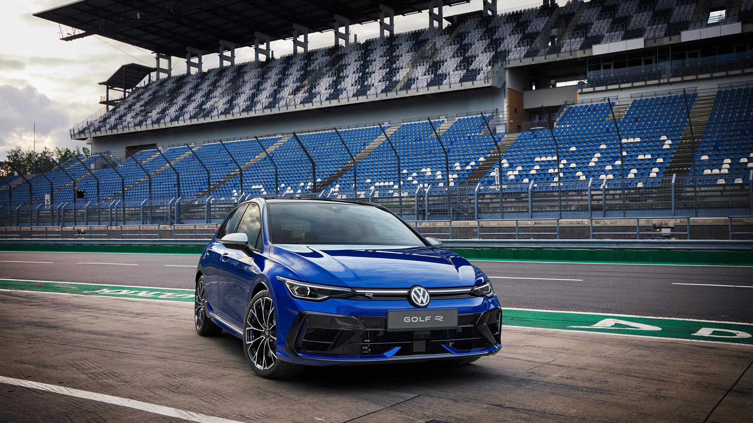 慶 Volkswagen GTI 50 週年，台灣福斯汽車推出 Golf 全車系新春限時購車優惠！