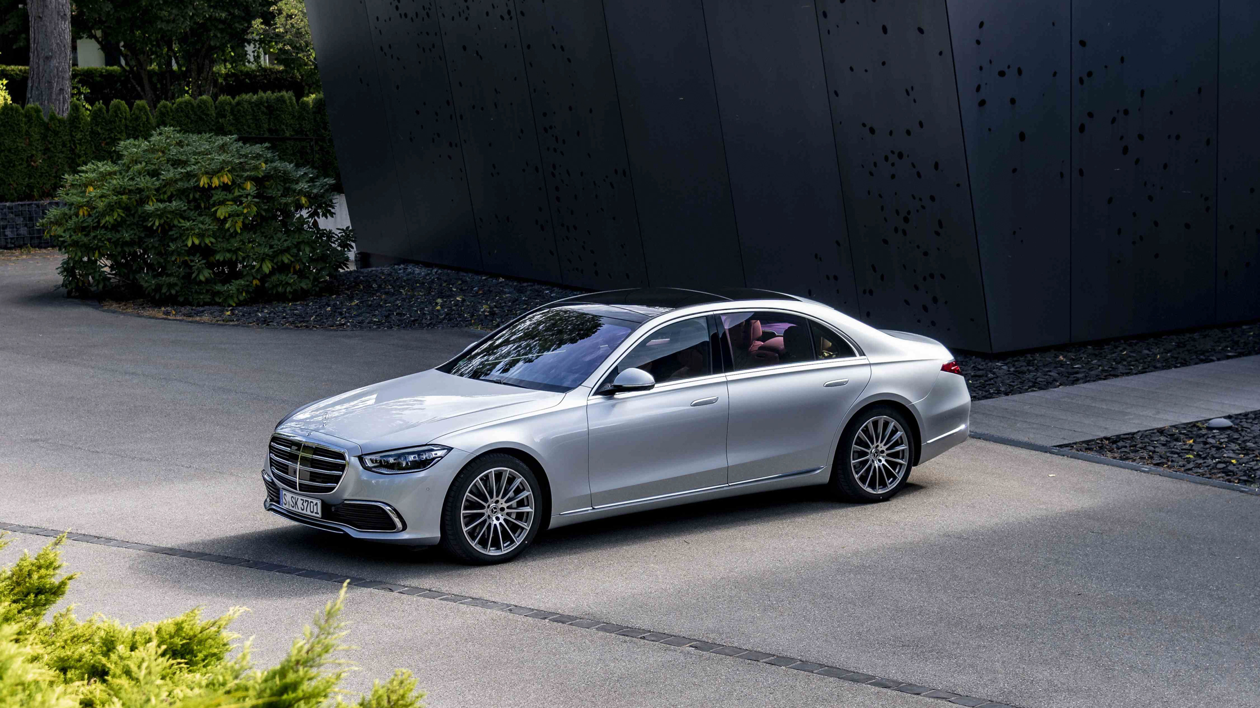 Mercedes-Benz S-Class 改款首發！品牌啟動「140 PLACES」跨洲壯遊計畫