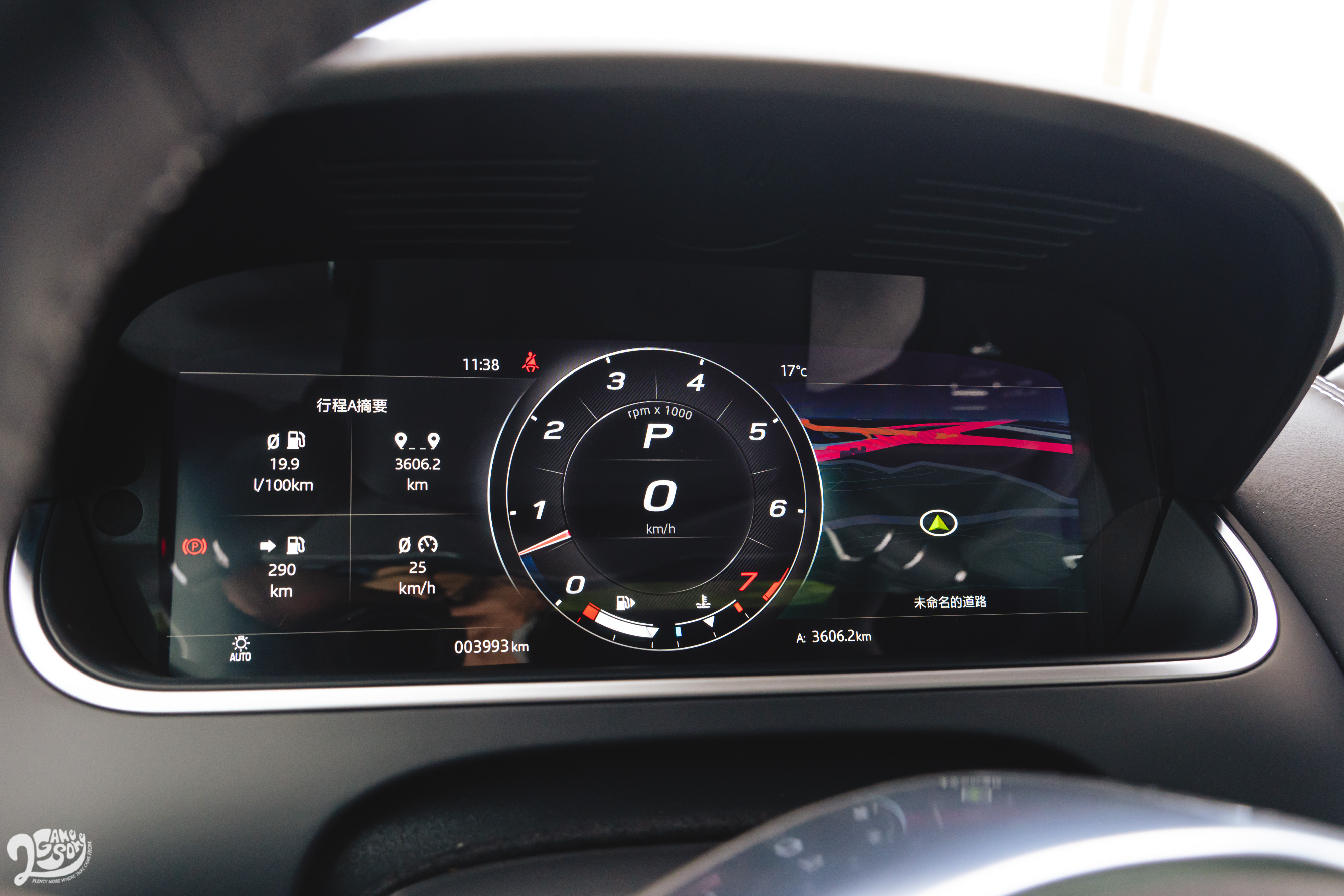 12.3 吋全數位儀表提供豐富圖資。