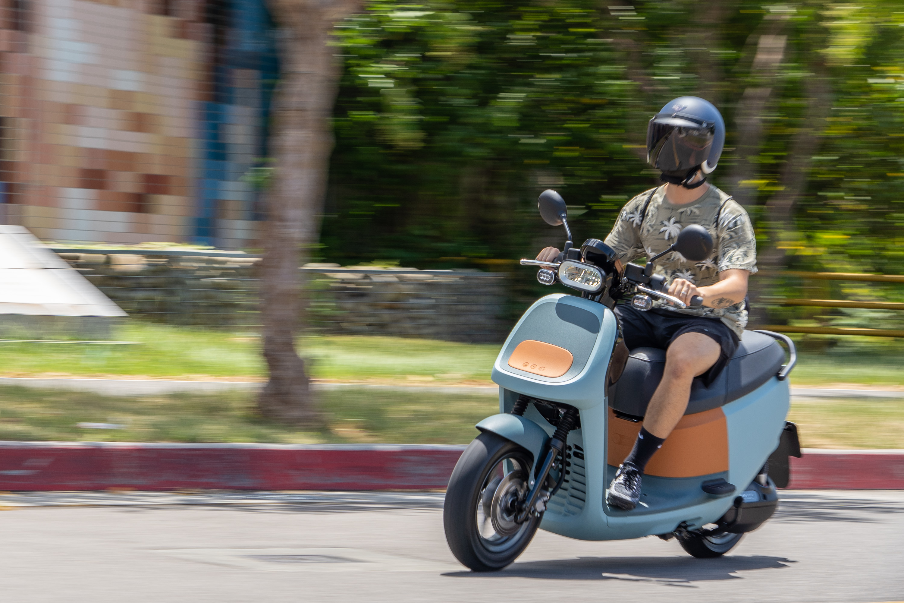 VIVA XL 相當適合外送平台的工作者使用。