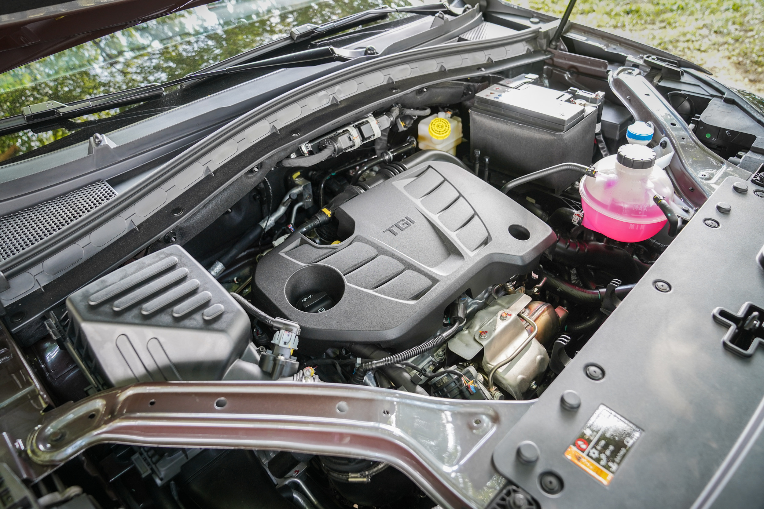 搭載 1.5 升缸內直噴渦輪增壓汽油引擎,具備 180ps/ 5600rpm 最大馬力輸出,29.1kgm / 1500~4000rpm 最大扭力輸出。