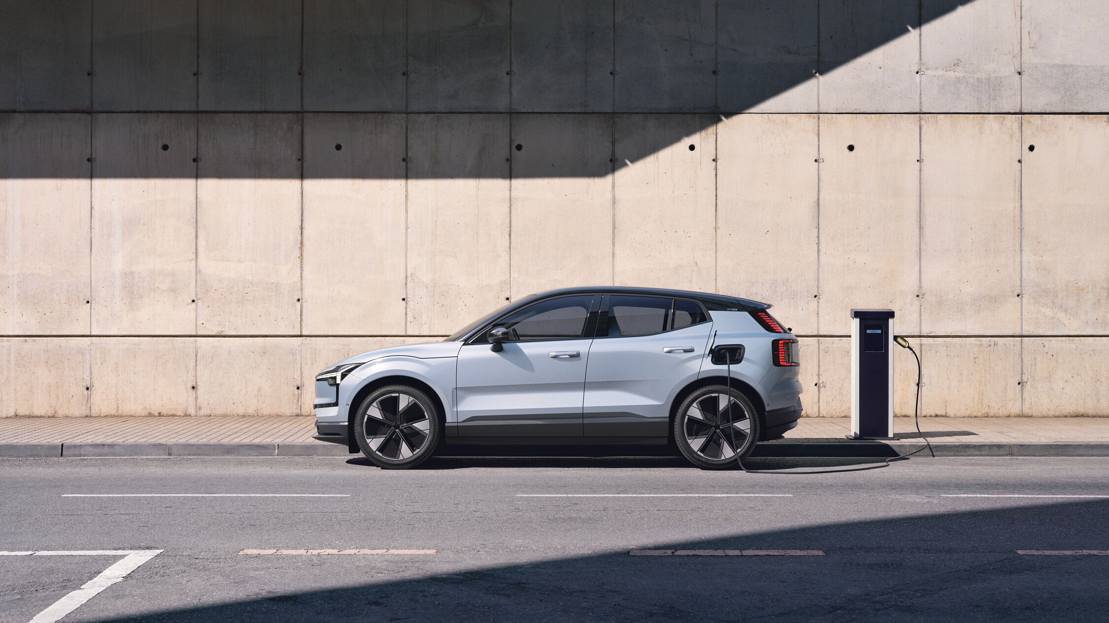 Volvo EX30 單馬達車型 Core、Plus 139.9 萬起下探級距市場發表上市！