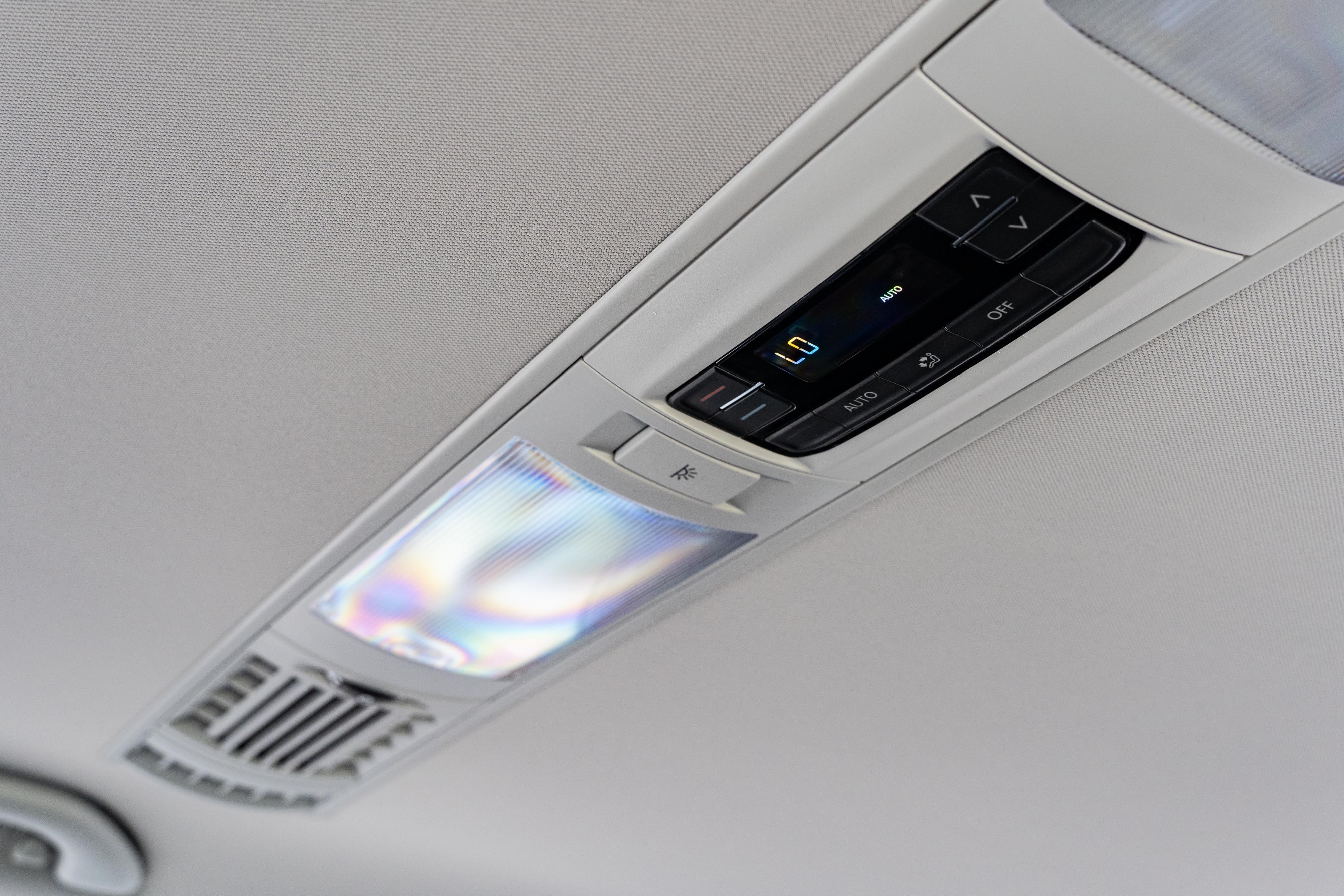 全車系標配 Climatronic 三區恆溫空調。