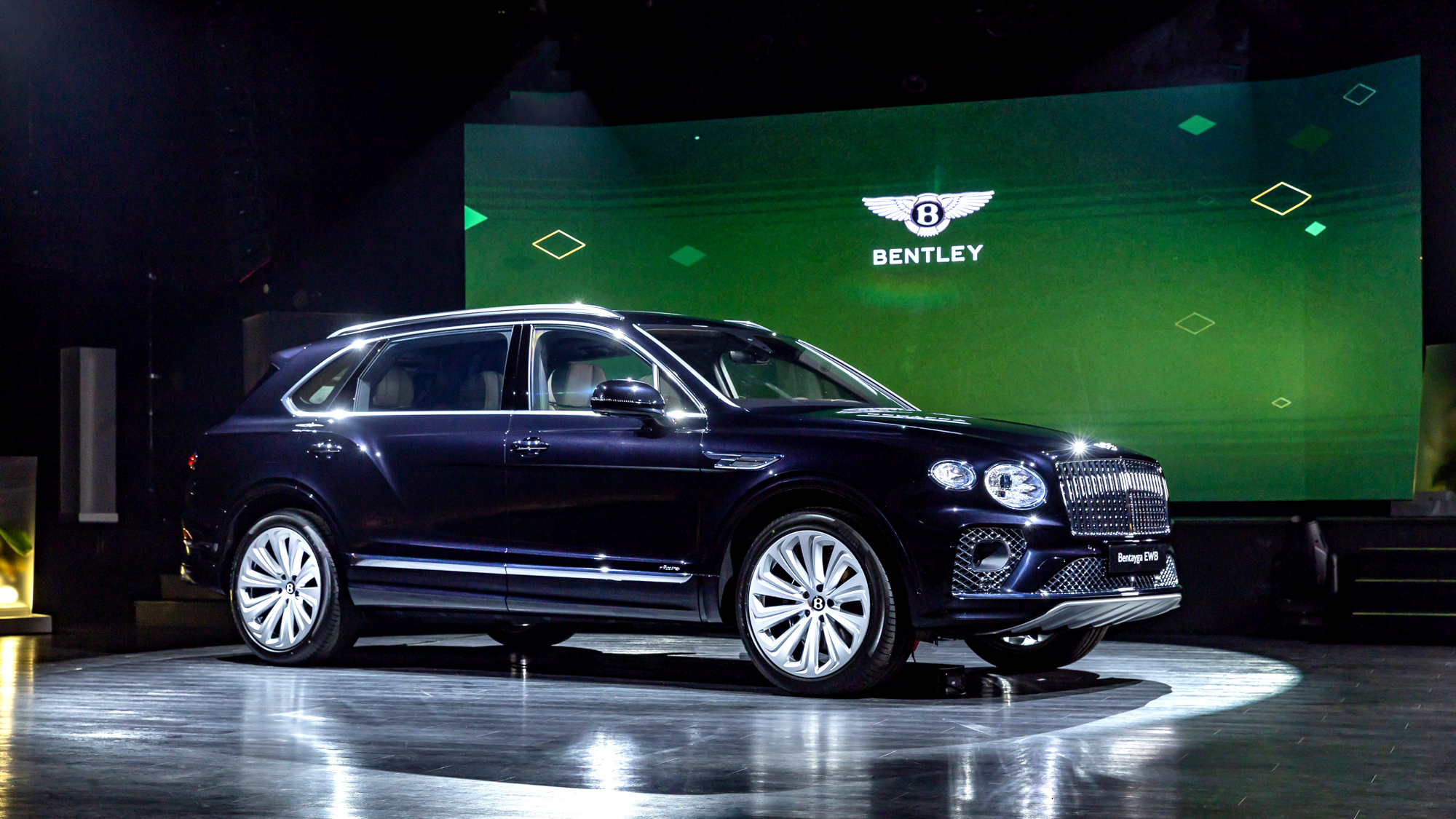 長軸旗艦登台！ Bentley Bentayga Wheelbase 新台幣 1,380 萬元起