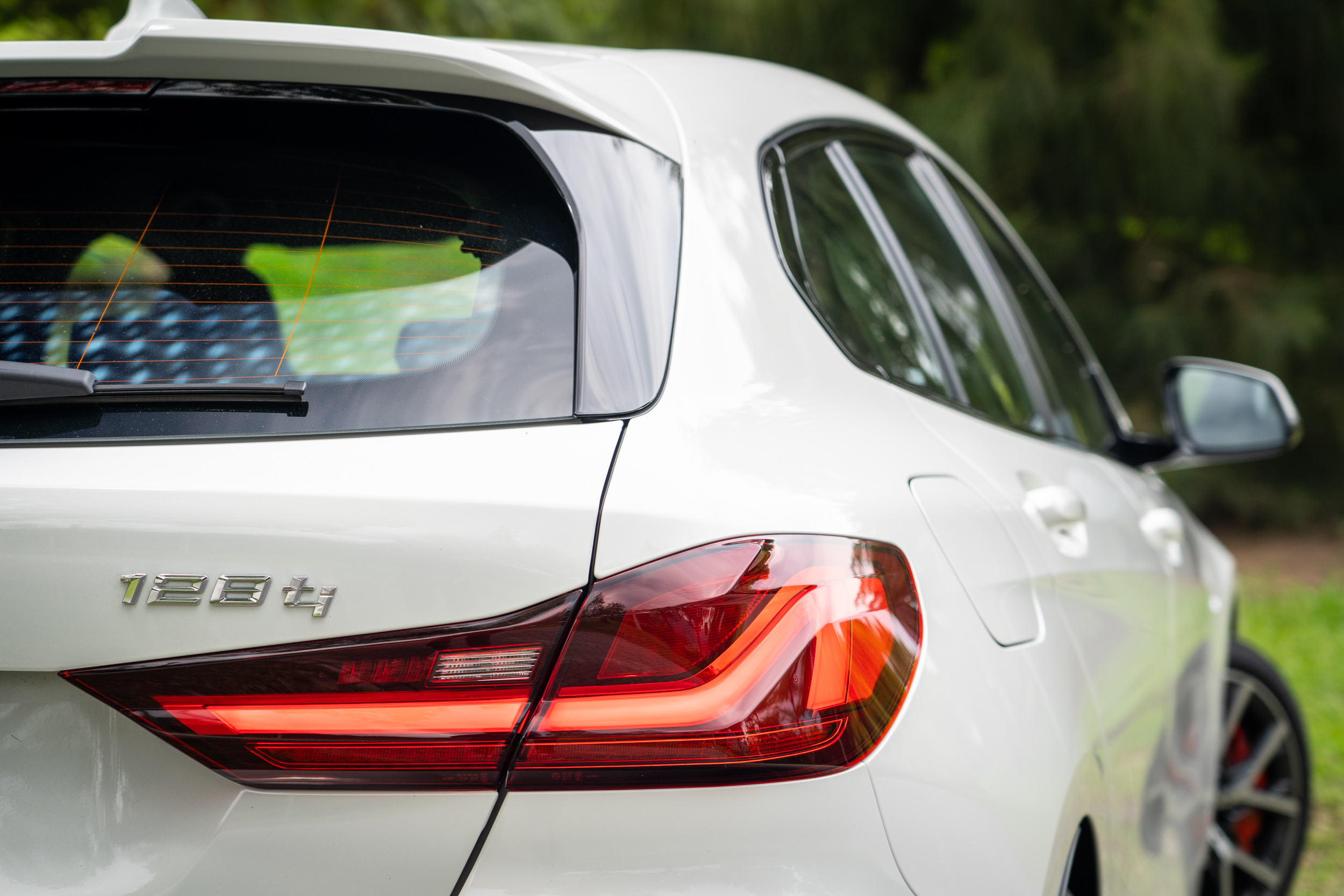 BMW 透過 ti 的字樣，期望能在高性能掀背車款中找到專屬的定位。