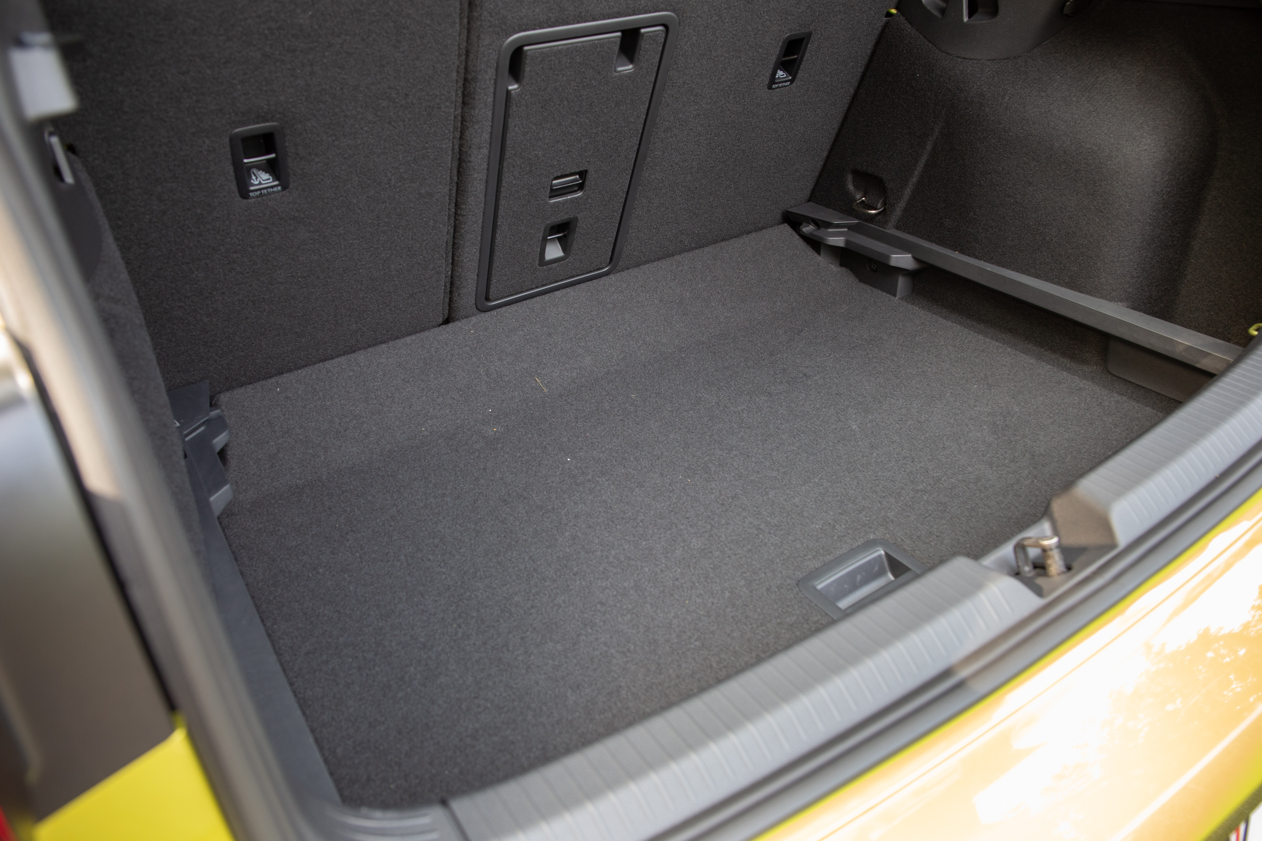 後廂底板有兩段高度可調。